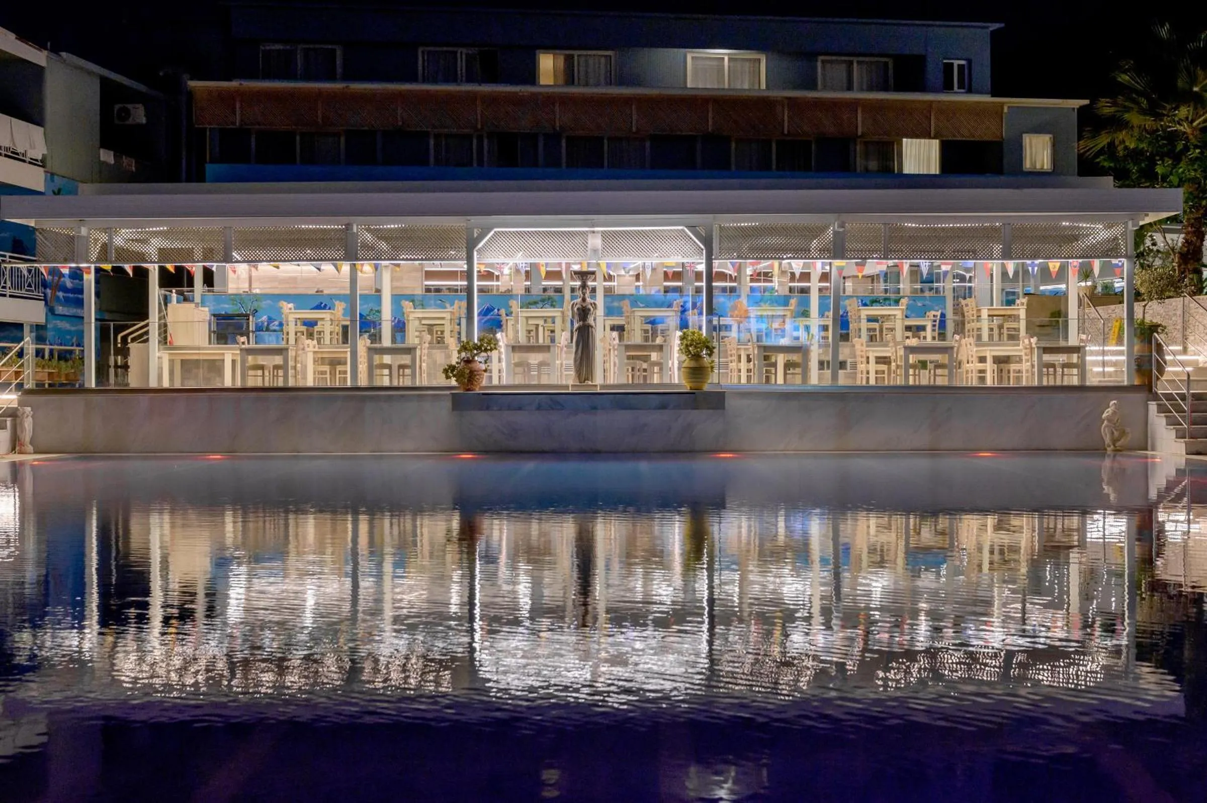 Restaurant/places to eat in SunBay Hotel