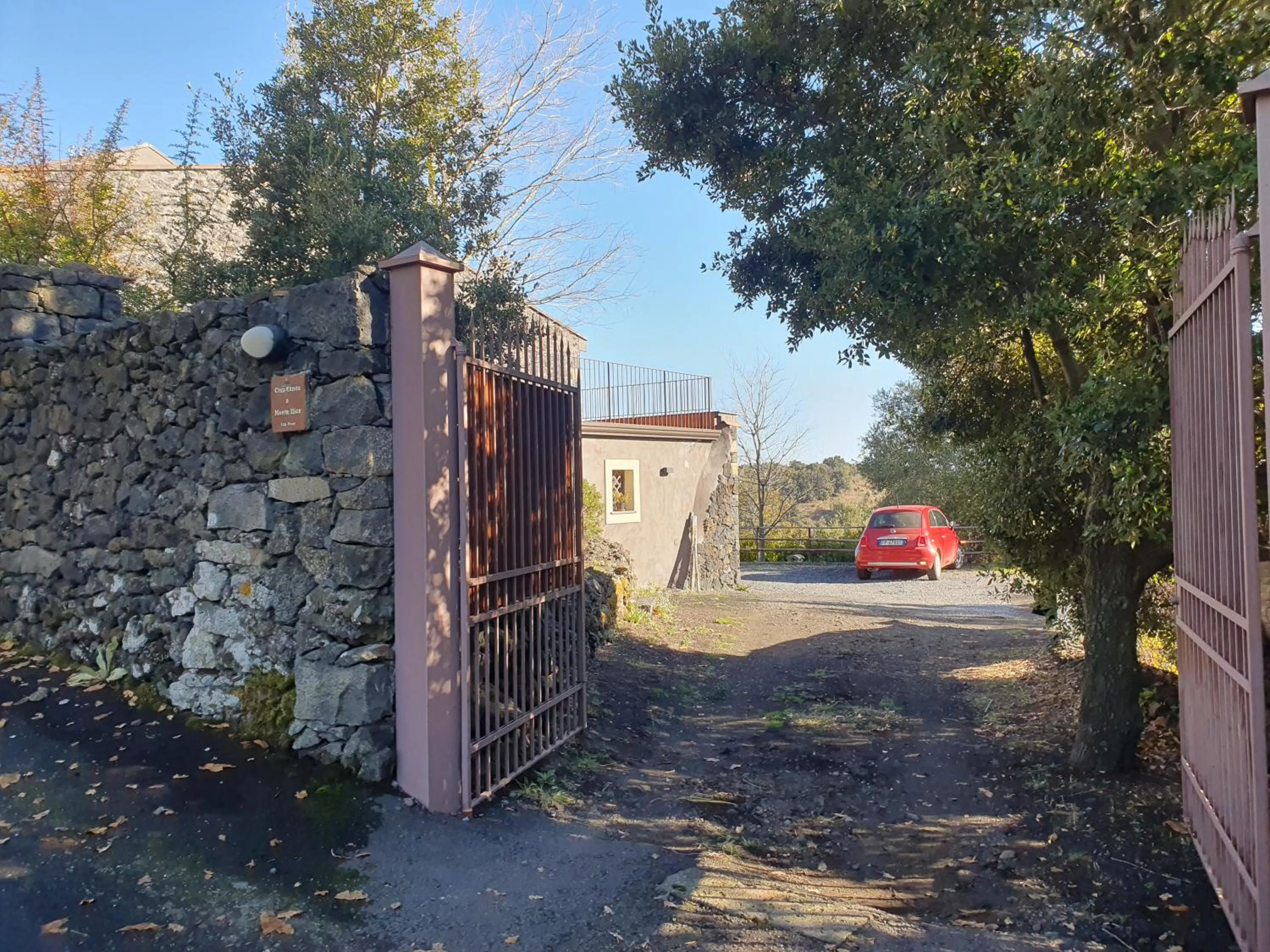 Facade/entrance in Casa Etnea