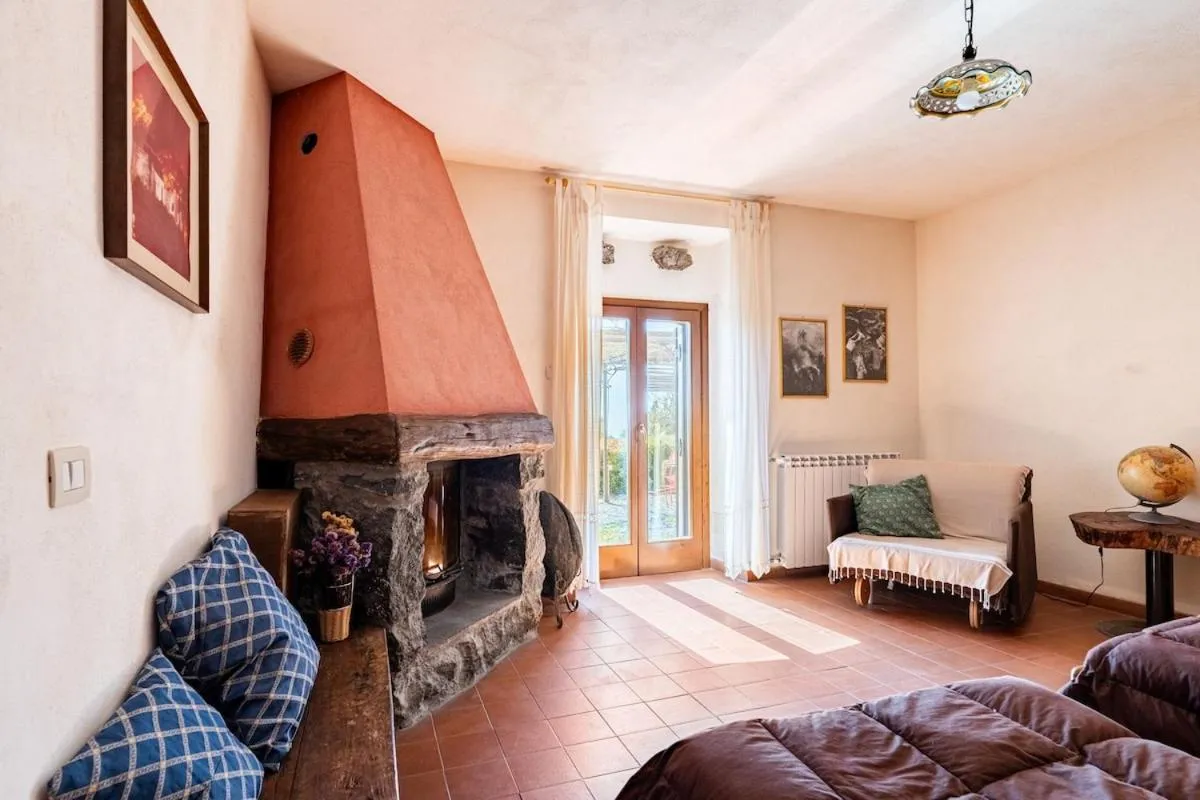 Bedroom in Casa Etnea