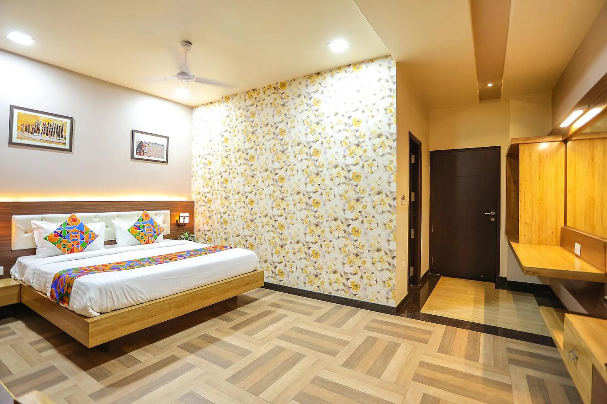 Bedroom, Bed in Royal GM Plaza