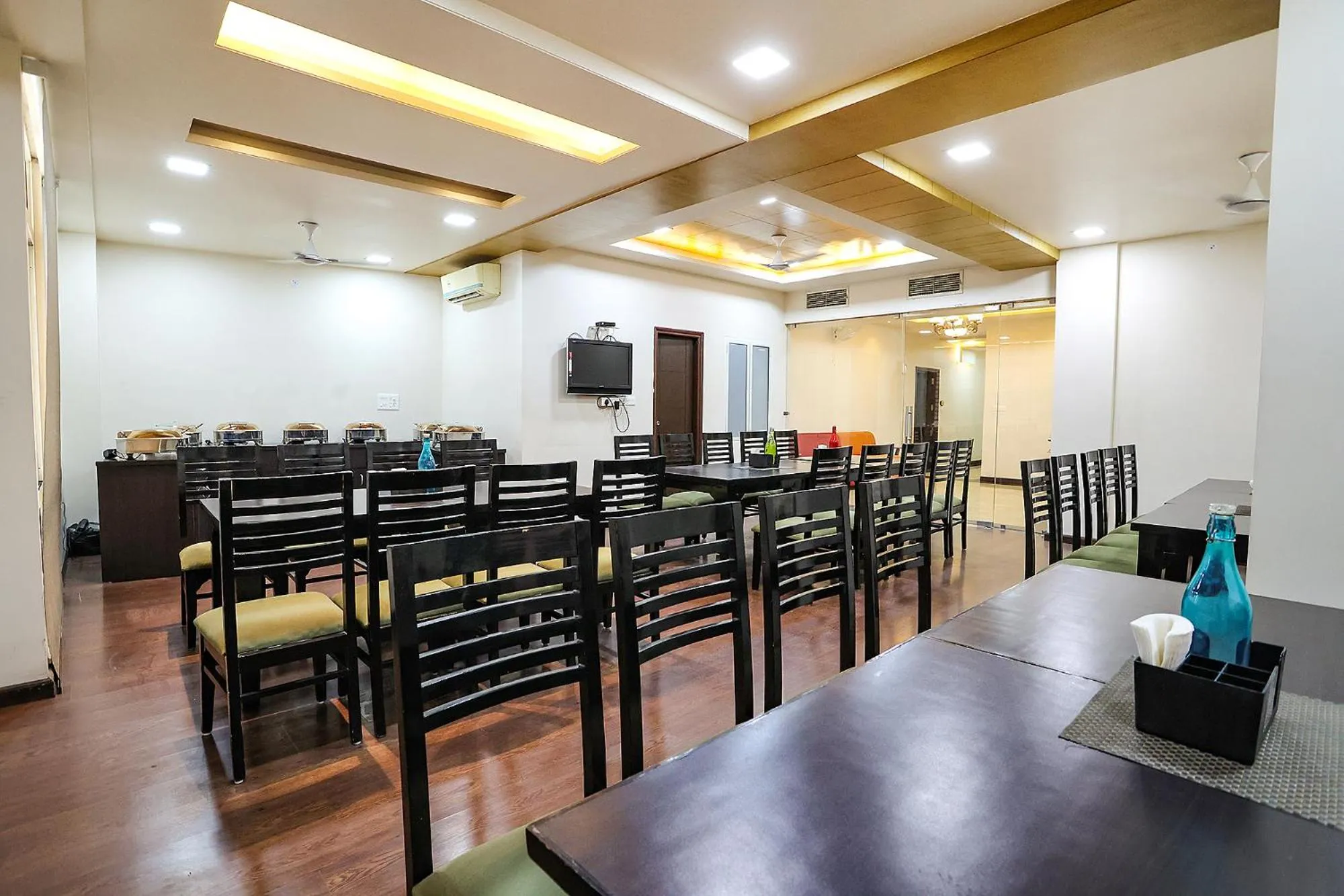 Restaurant/places to eat in Royal GM Plaza