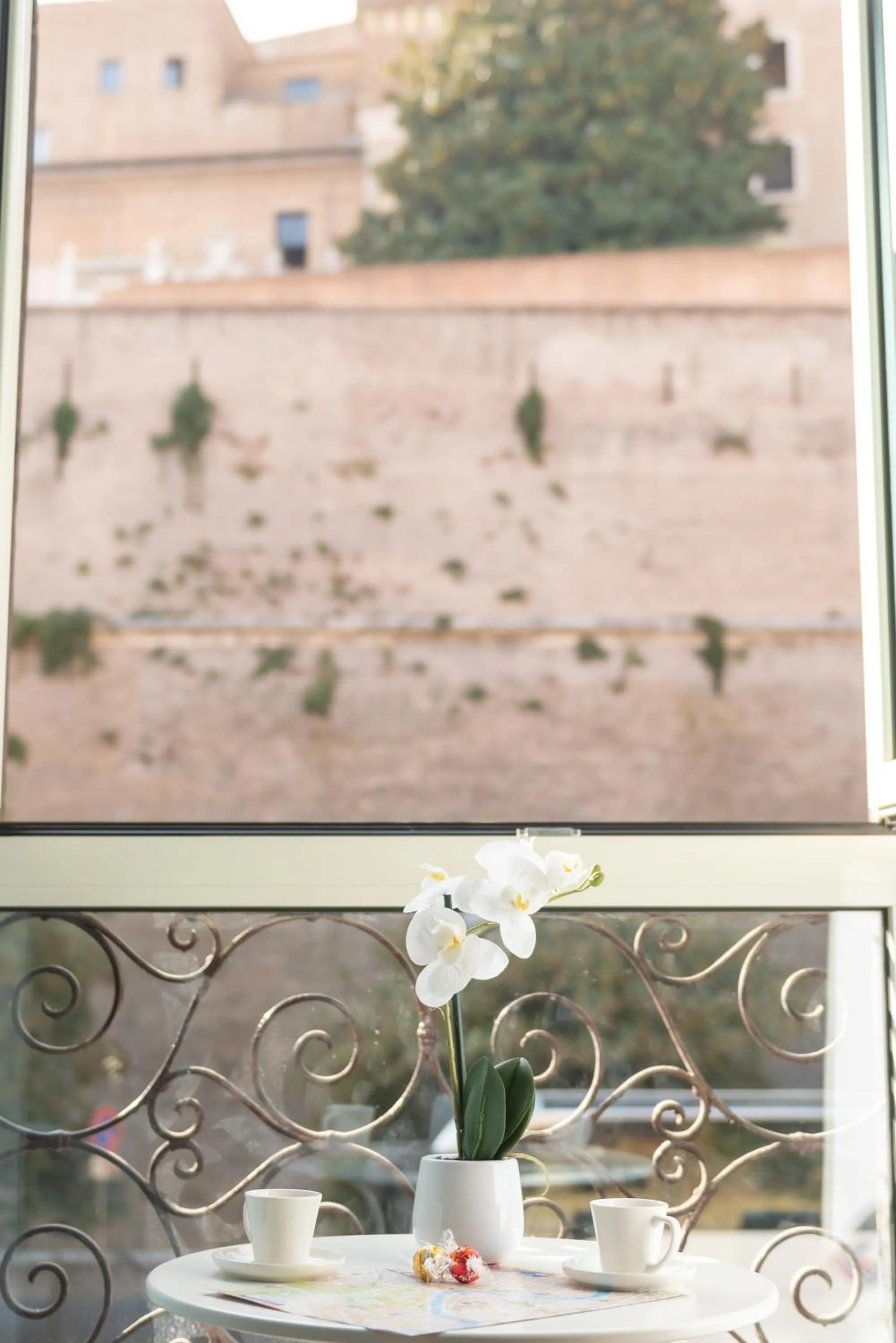 Balcony/Terrace in Rhome Hosting