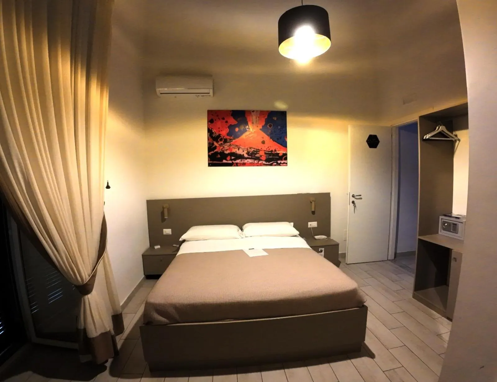 Bedroom, Bed in Napoli Centro Suite e Spa