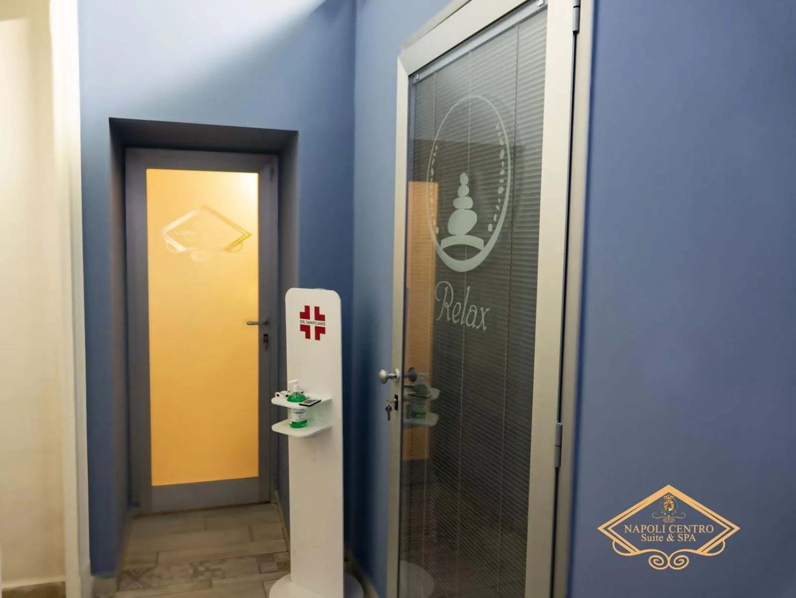 Facade/entrance in Napoli Centro Suite e Spa