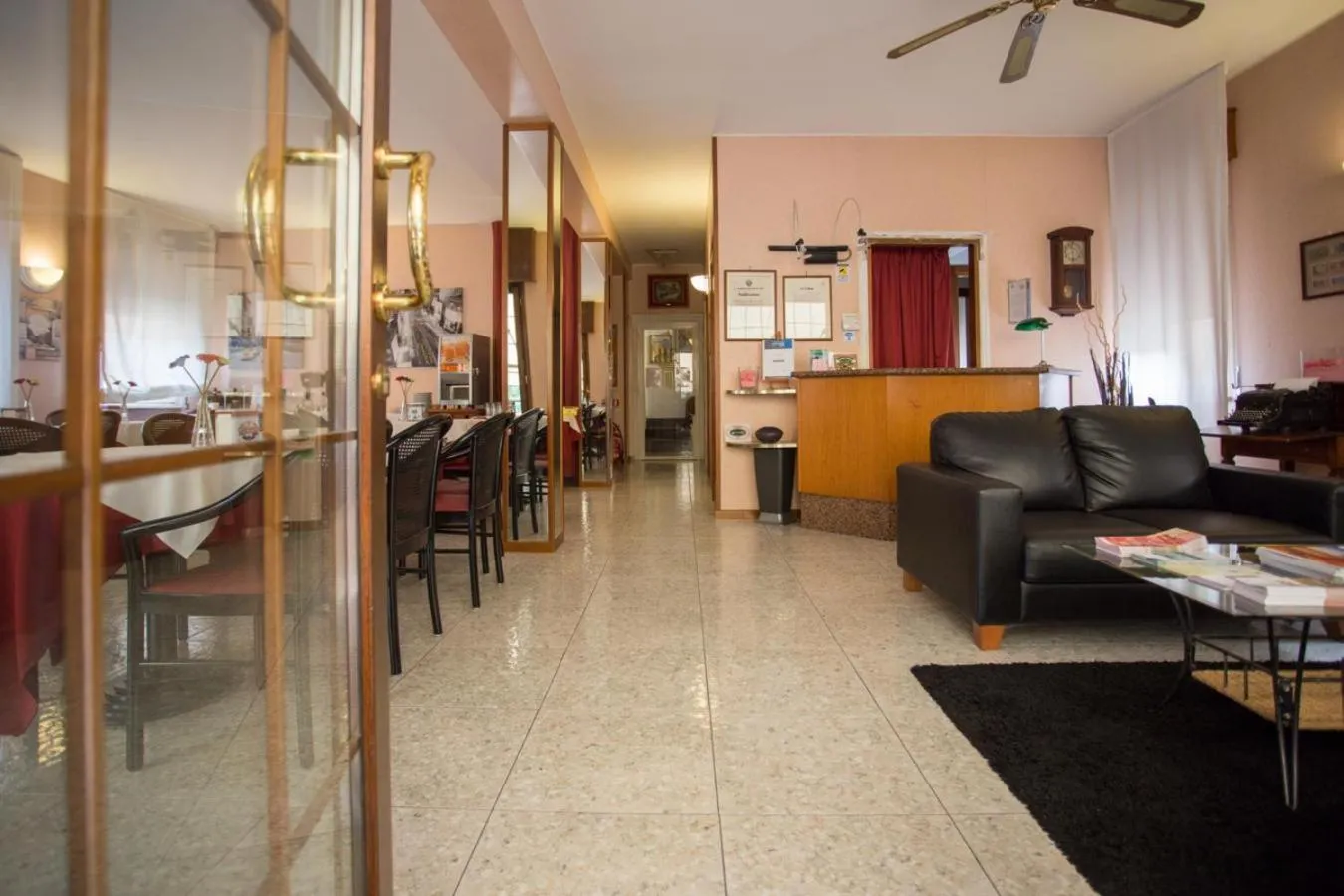 Lobby or reception in Hotel Benacus