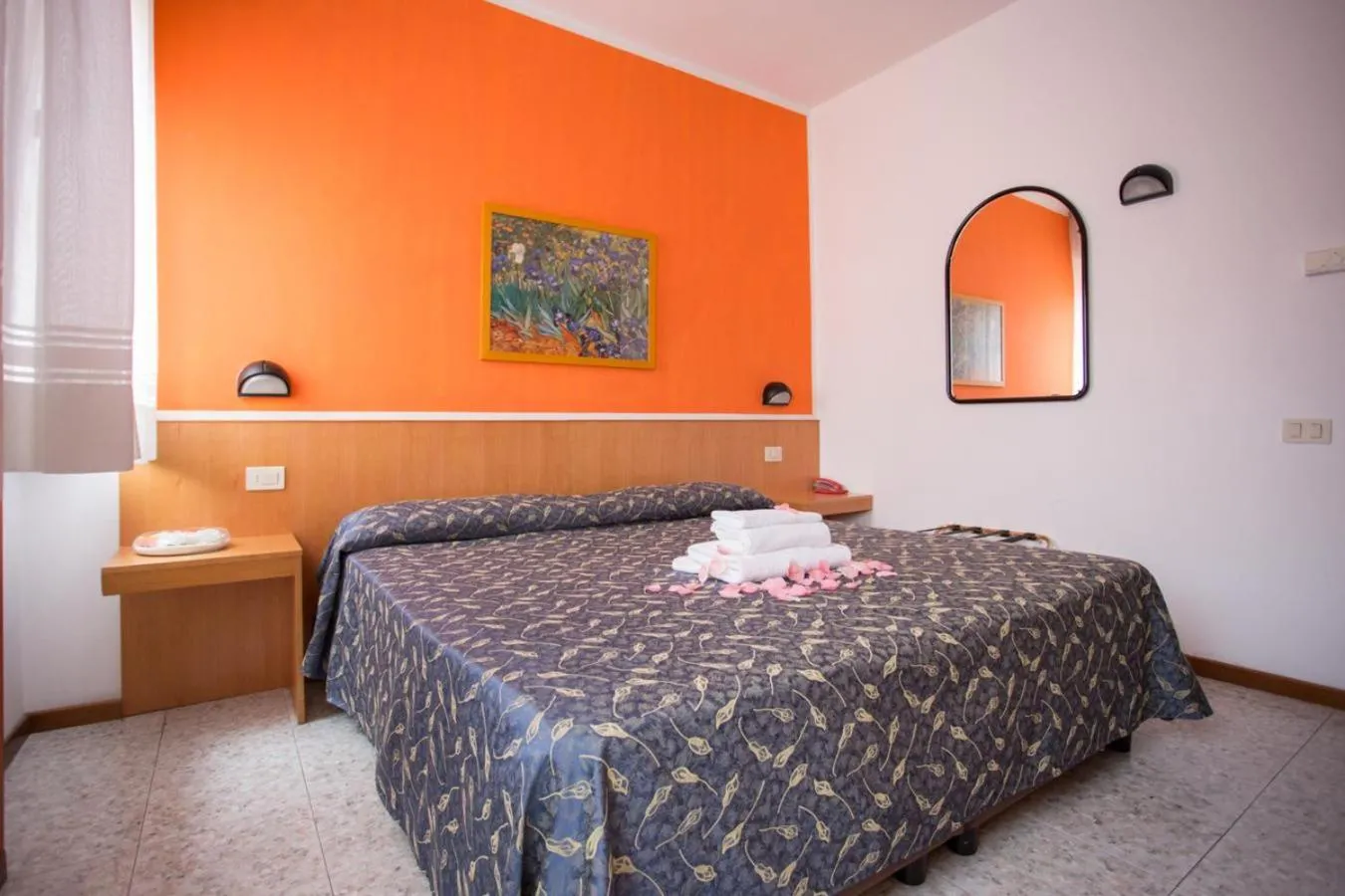 Bed in Hotel Benacus