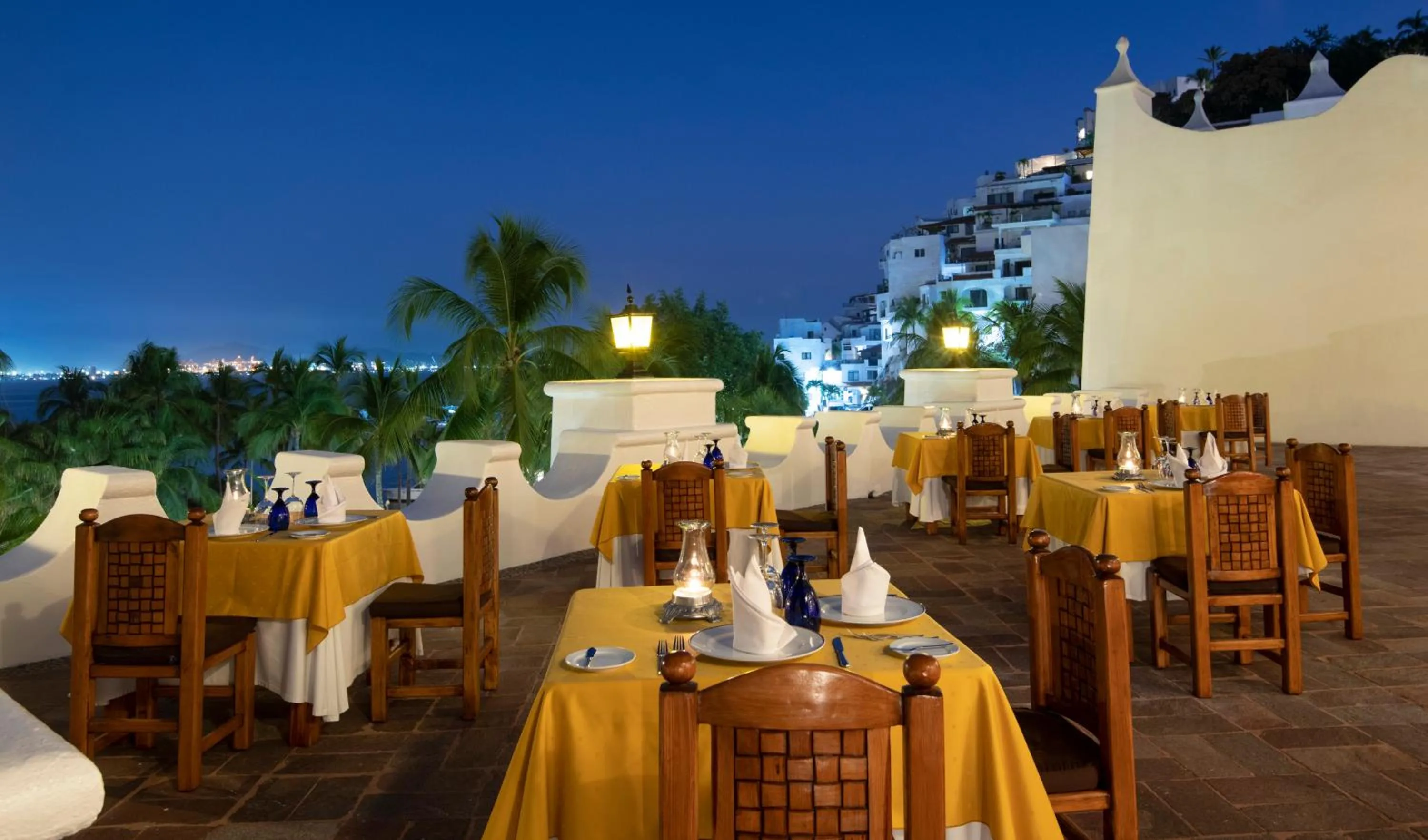 Restaurant/places to eat in Las Hadas by Brisas