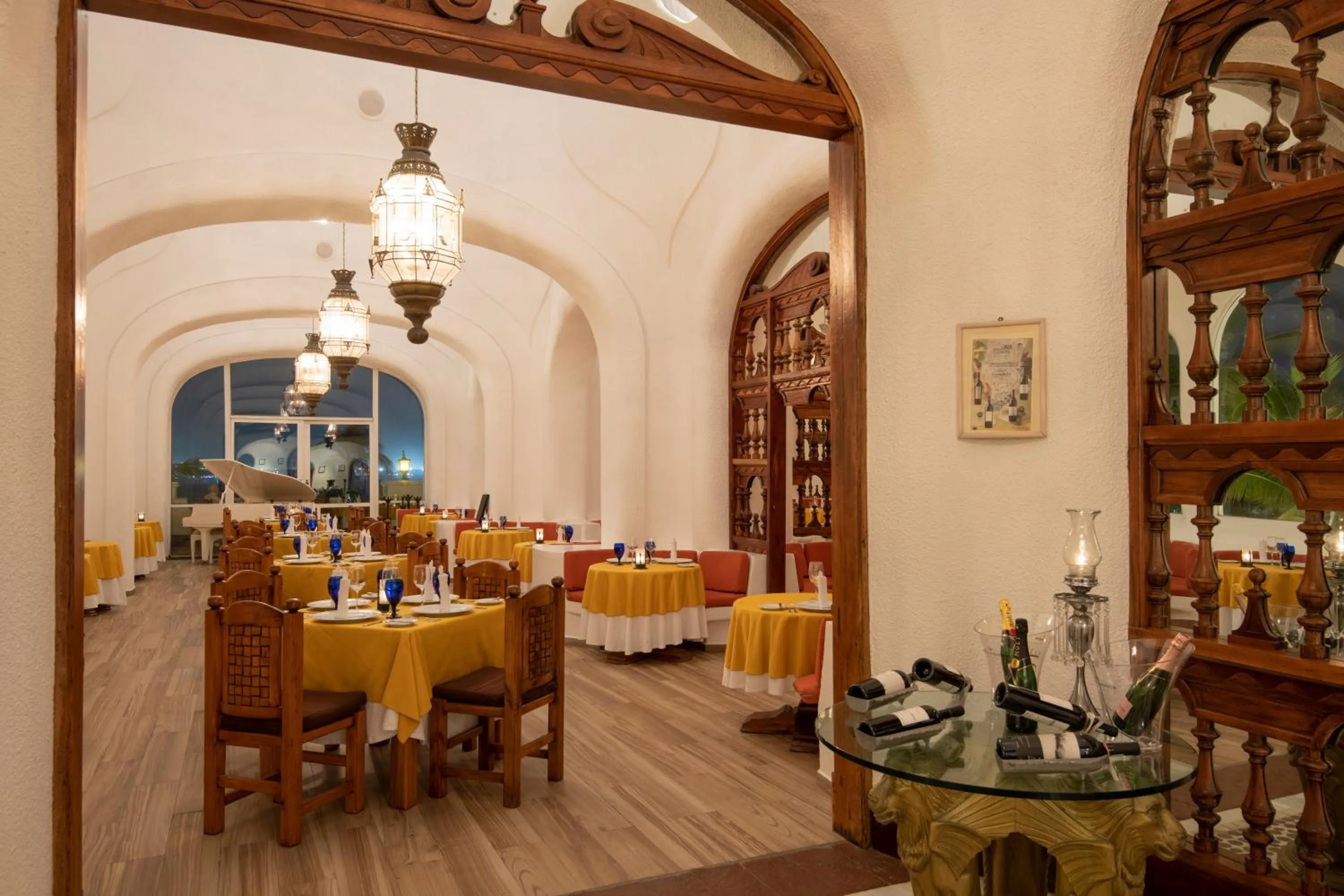 Restaurant/places to eat in Las Hadas by Brisas