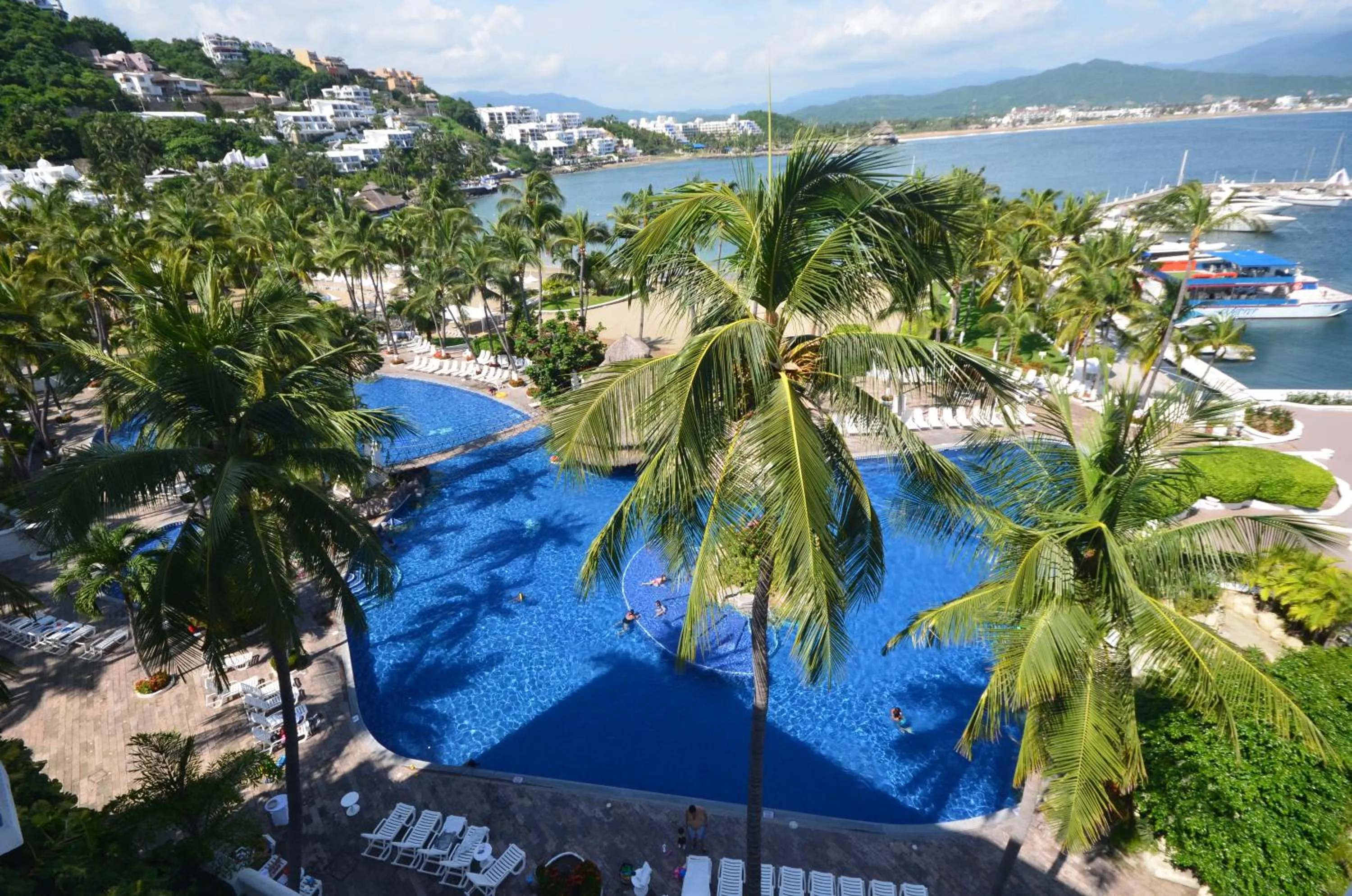 Swimming pool in Las Hadas by Brisas