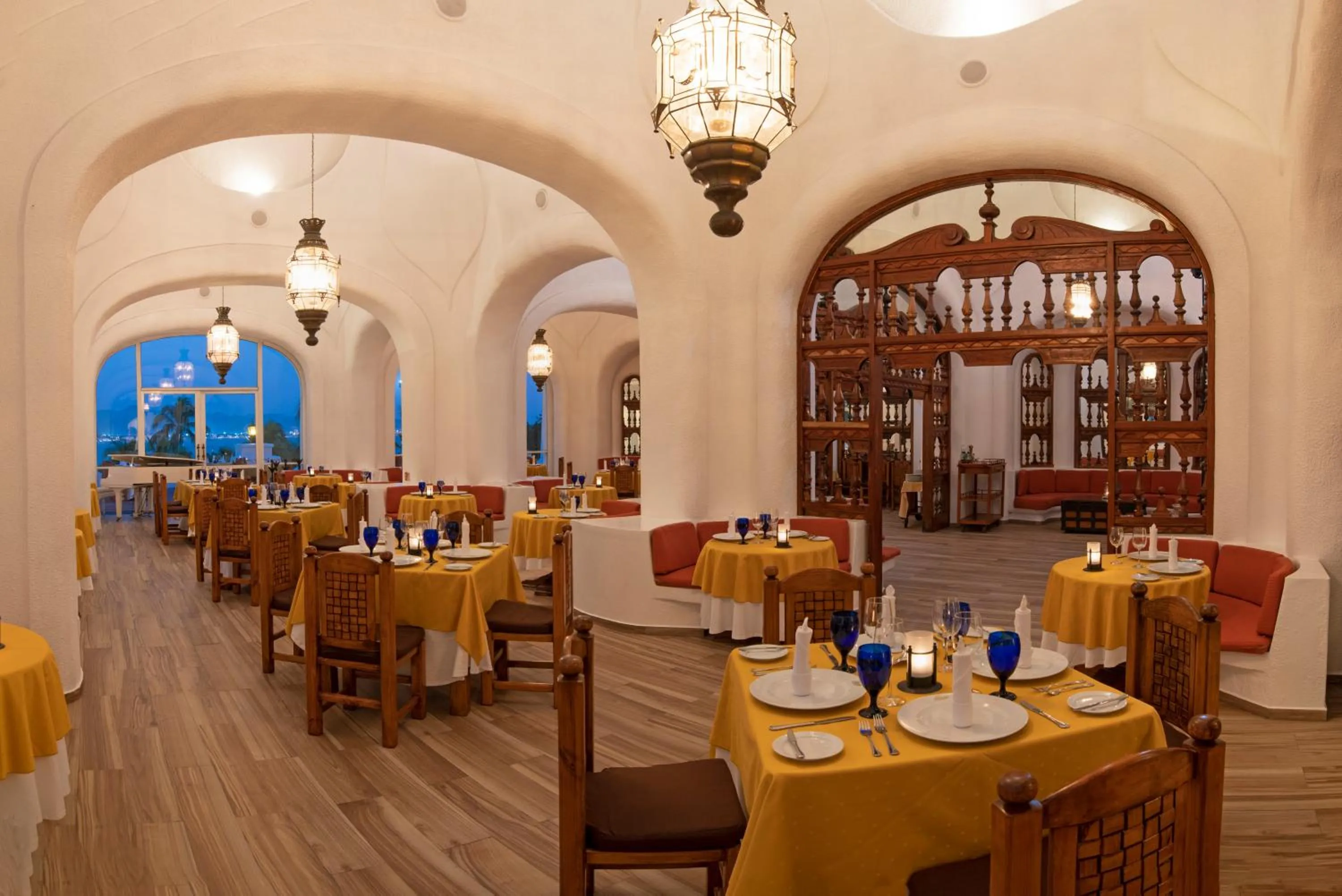 Restaurant/places to eat in Las Hadas by Brisas