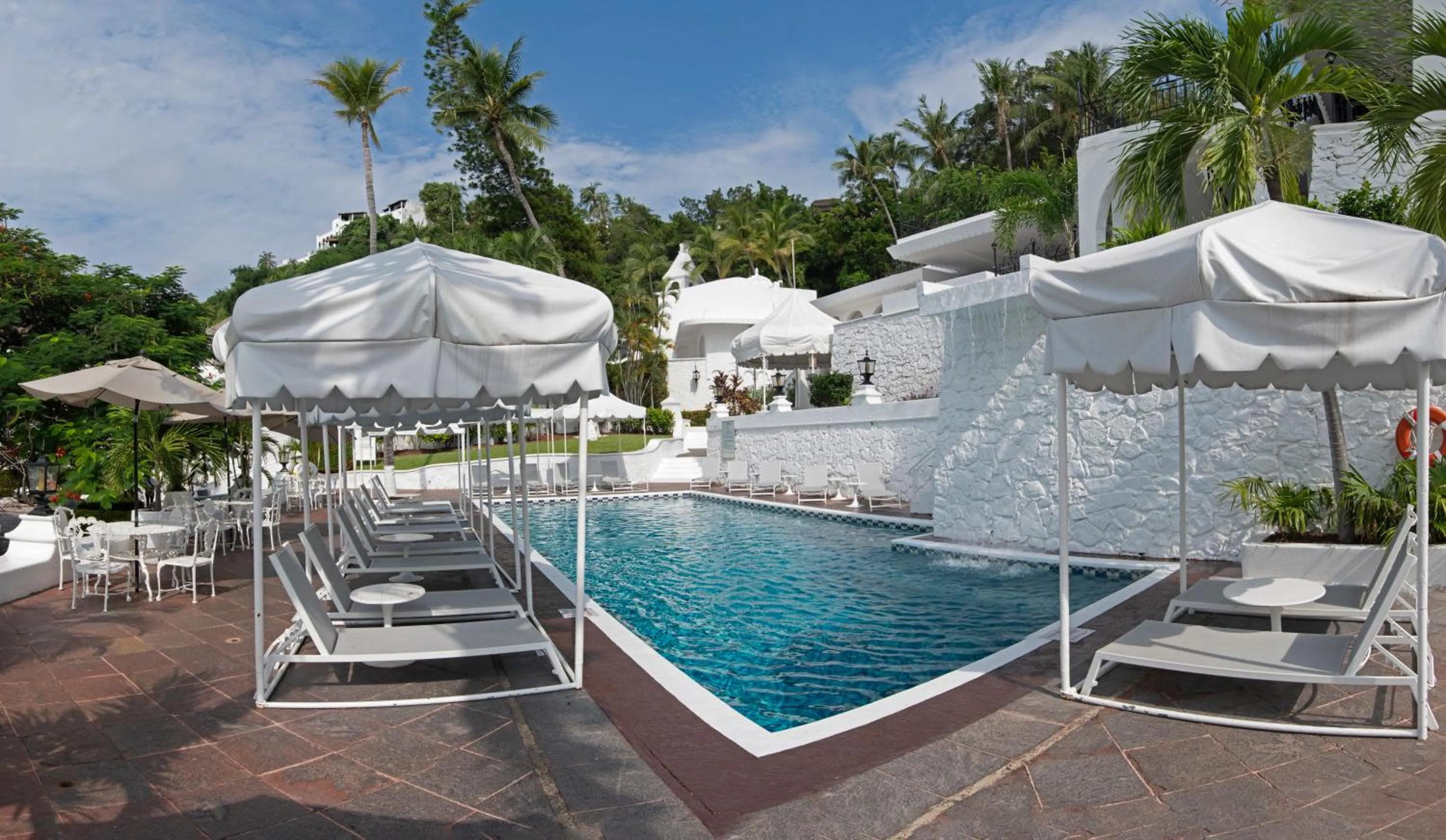 Pool view in Las Hadas by Brisas