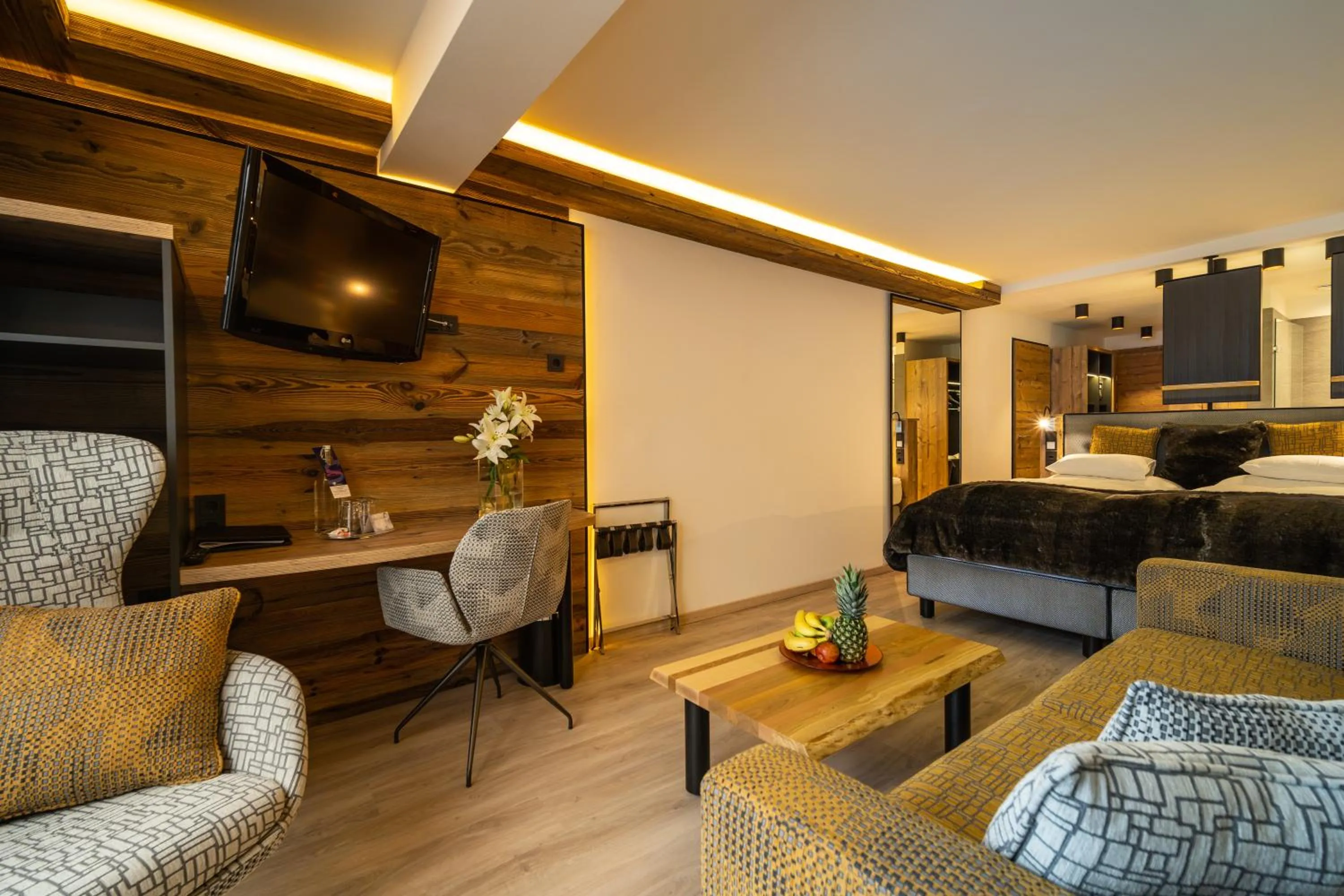 Photo of the whole room, Bed in Sporthotel Snowwhite