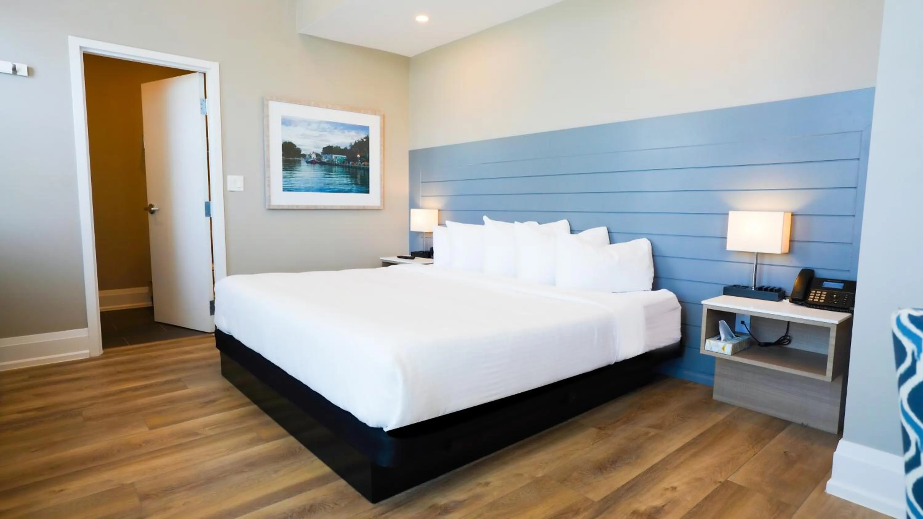 Bed in Colonial Hotel & Suites