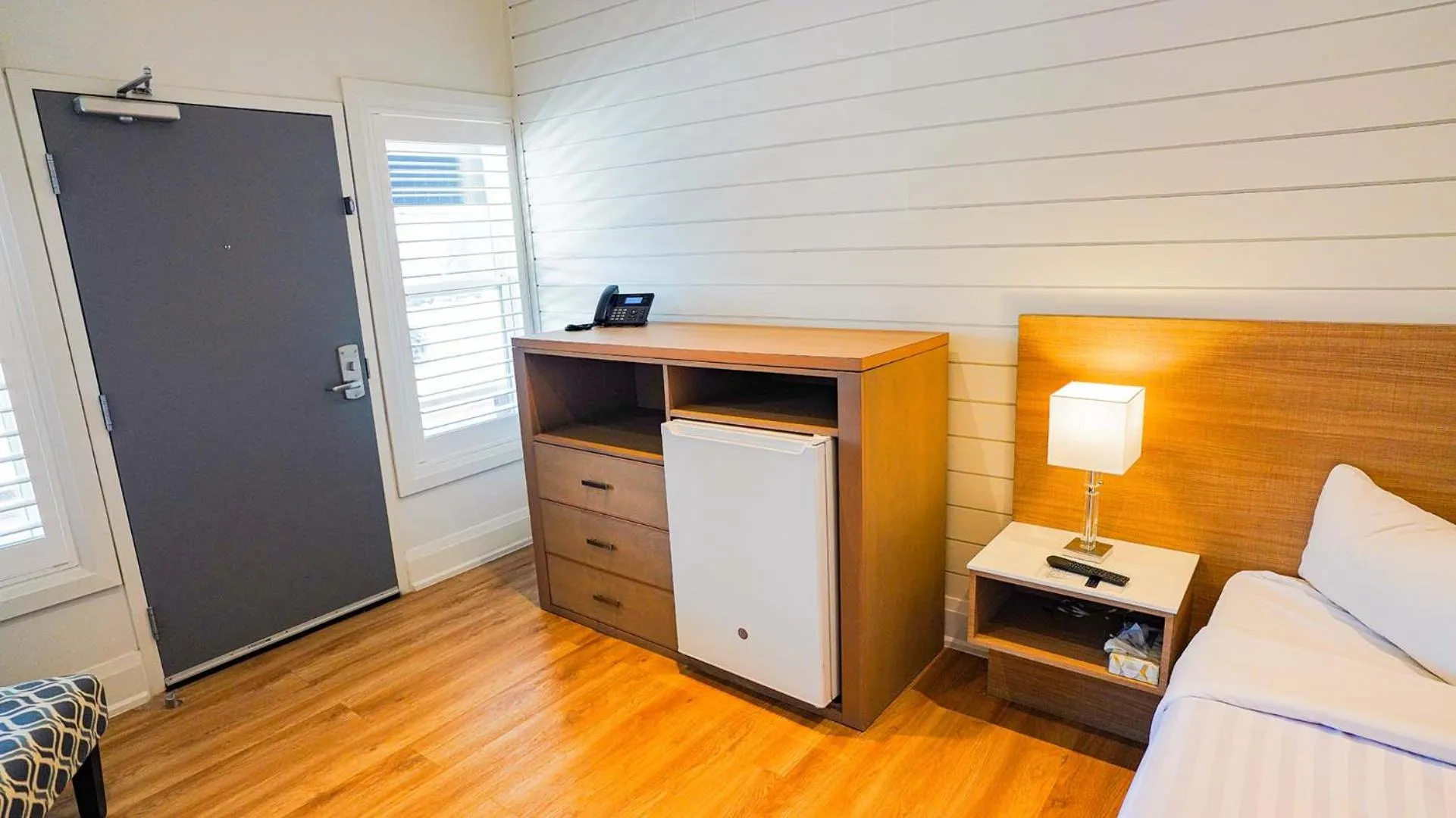 Bed in Colonial Hotel & Suites