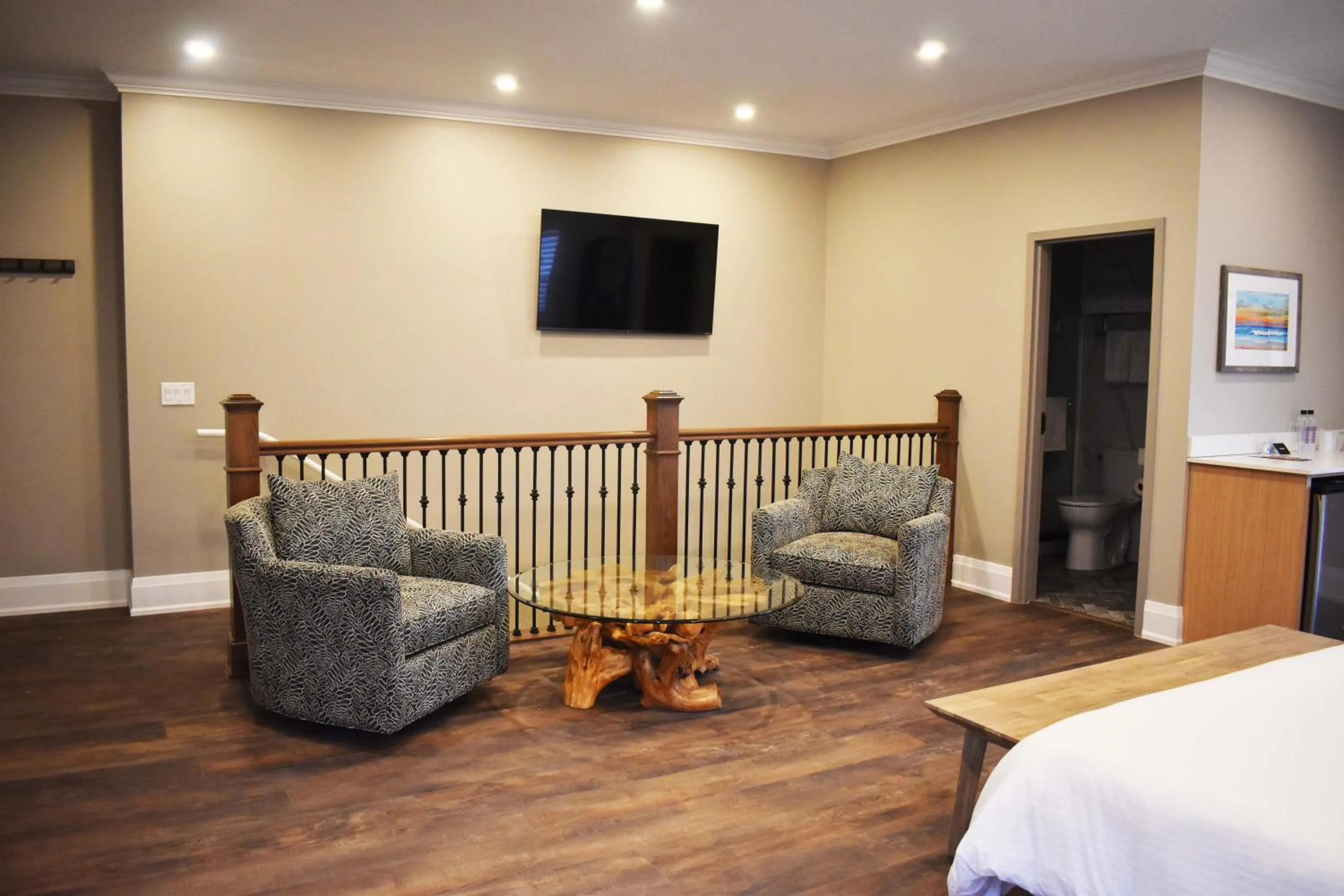 Bed in Colonial Hotel & Suites