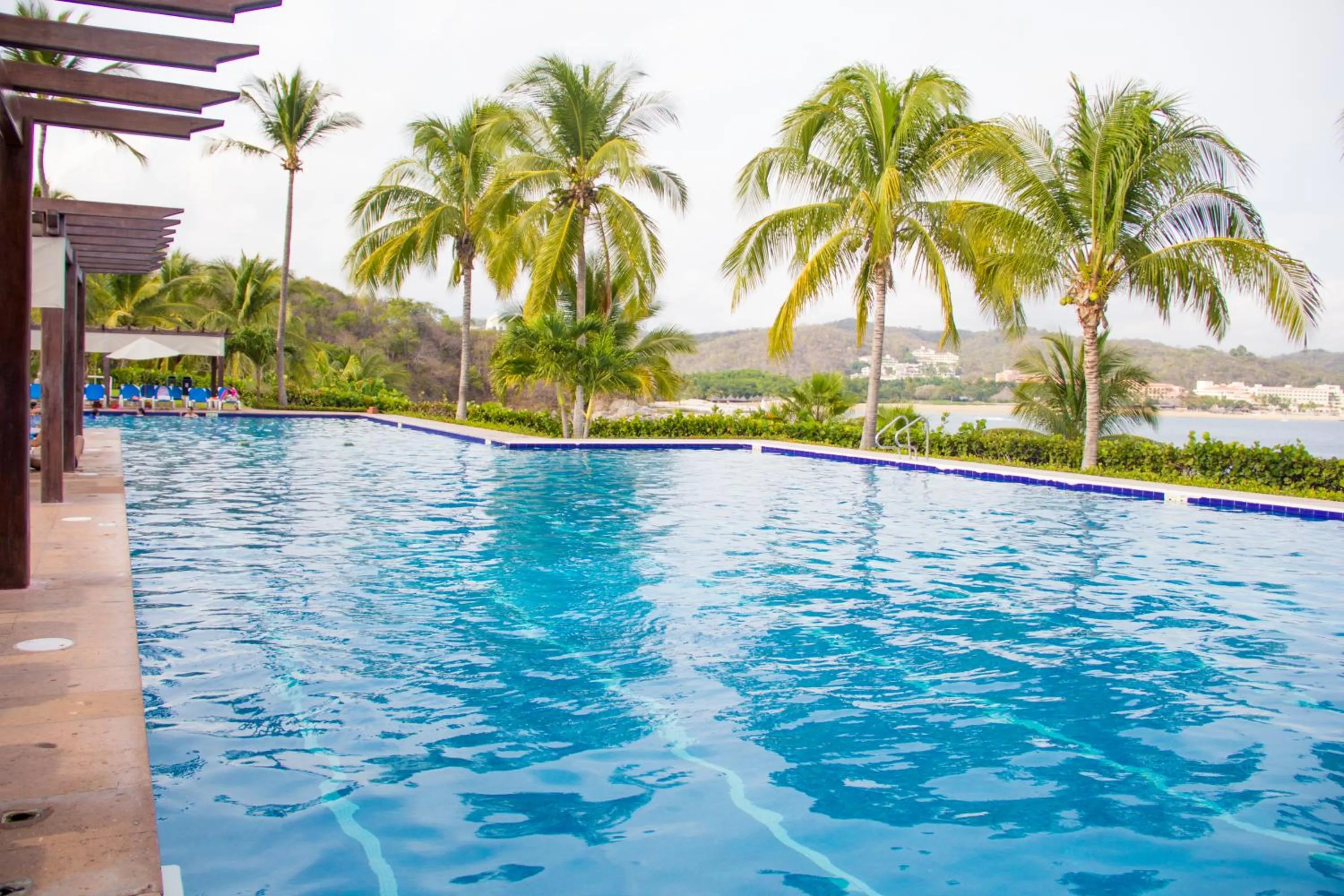 Day in Las Brisas Huatulco-All Inclusive