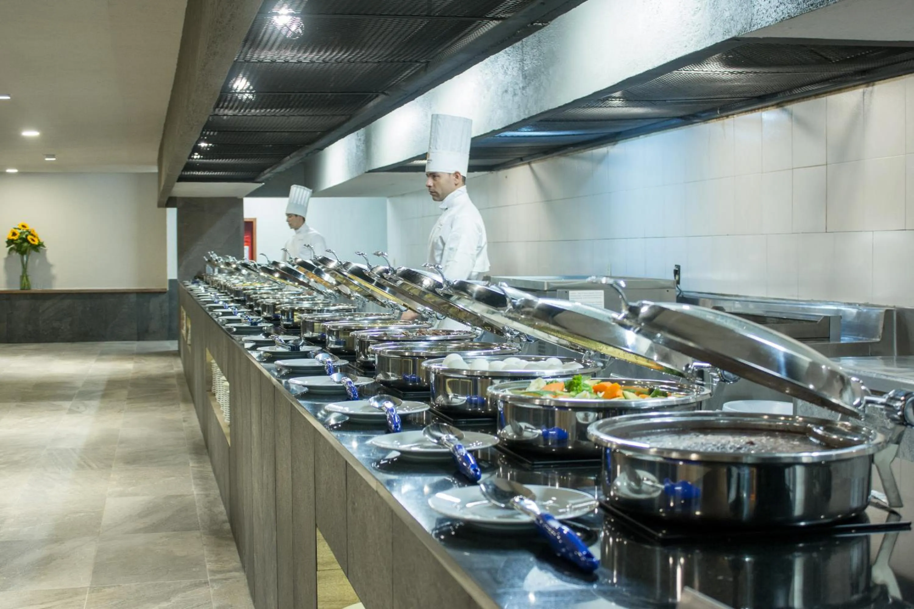 Buffet breakfast in Las Brisas Huatulco-All Inclusive