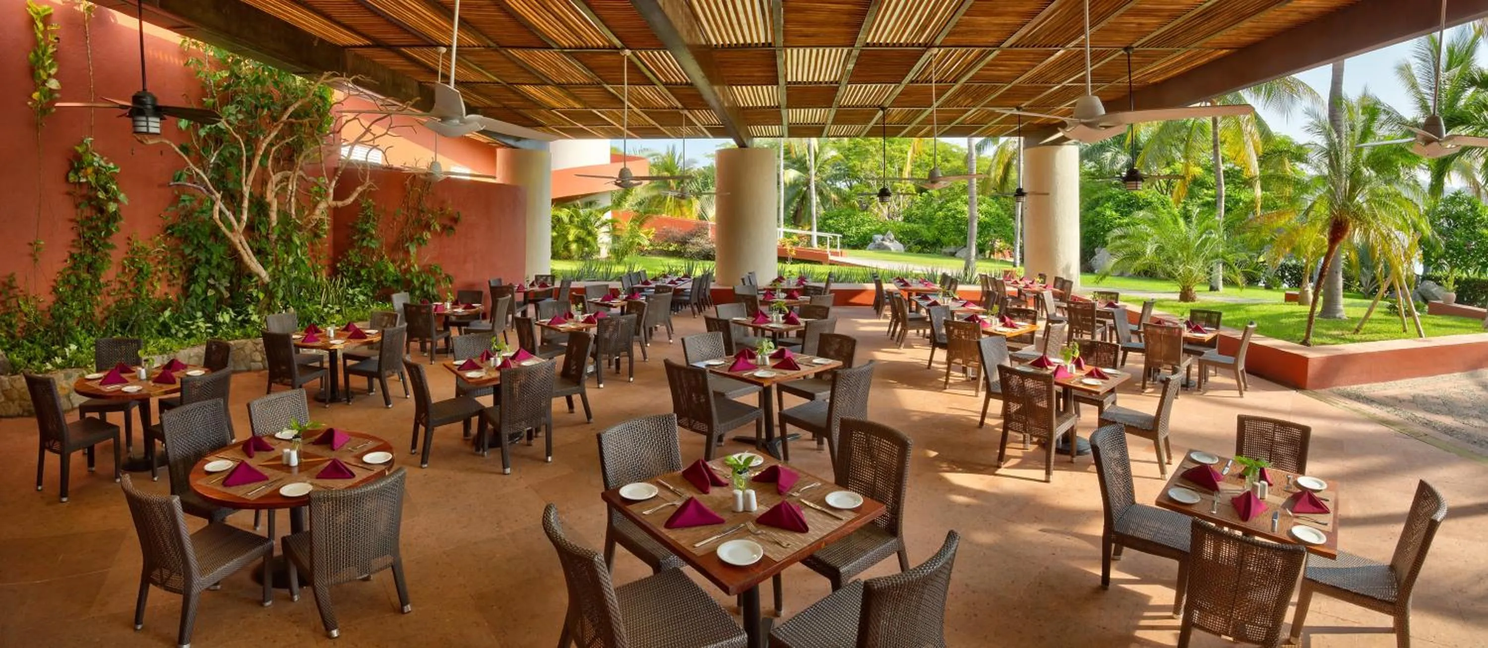 Restaurant/places to eat in Las Brisas Huatulco-All Inclusive