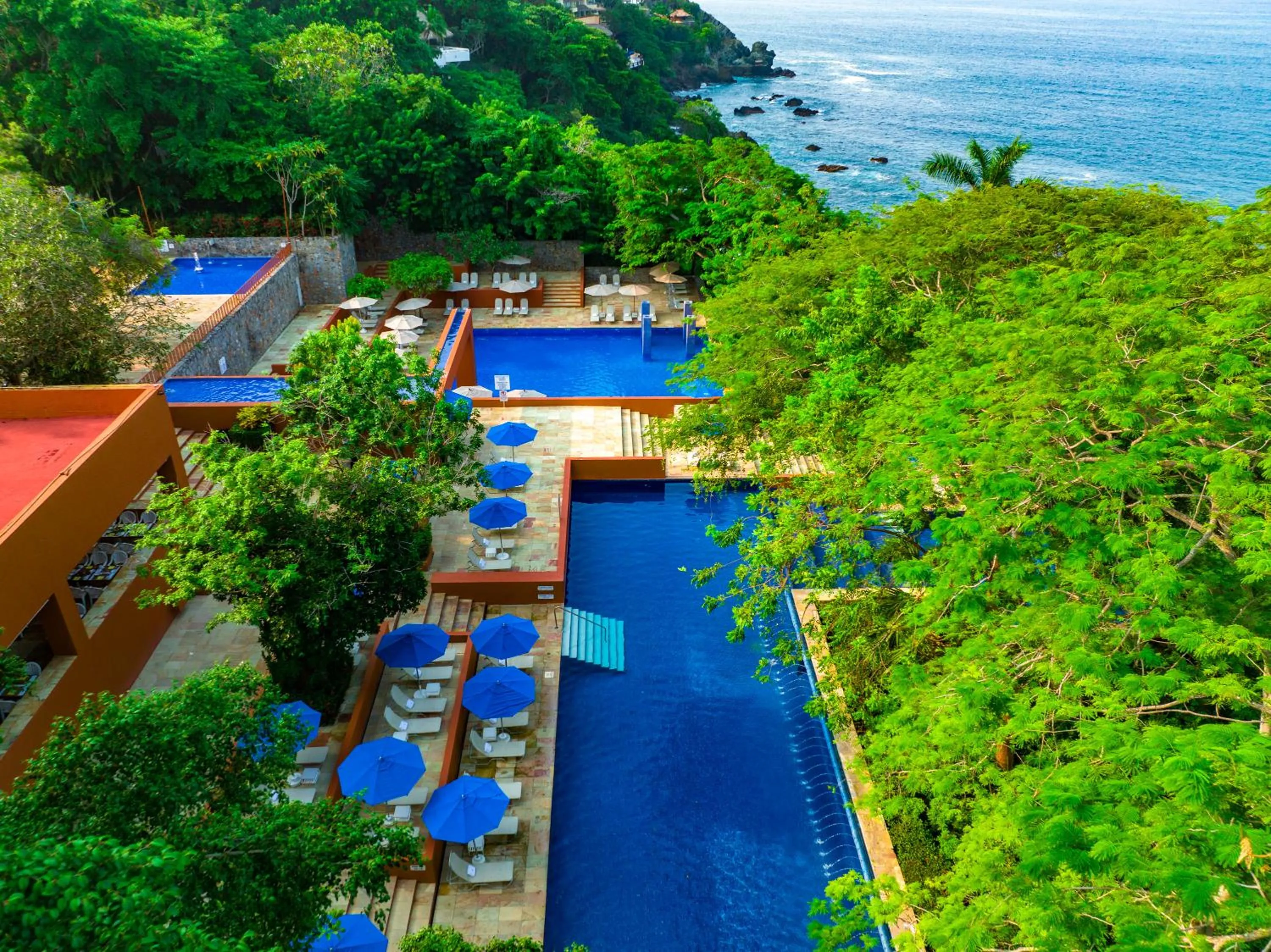 Swimming pool in Las Brisas Ixtapa
