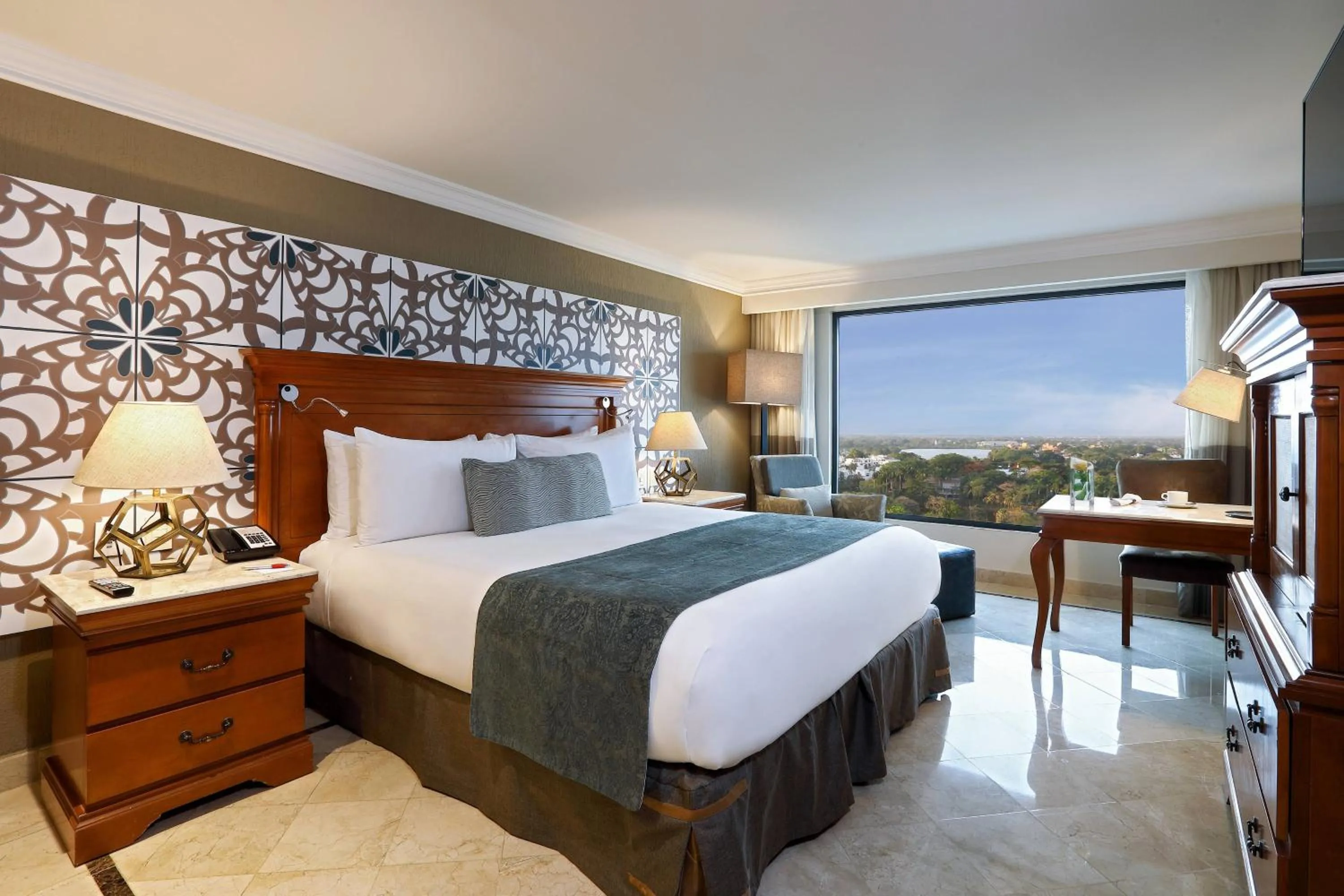 Photo of the whole room, Bed in Villahermosa Marriott Hotel