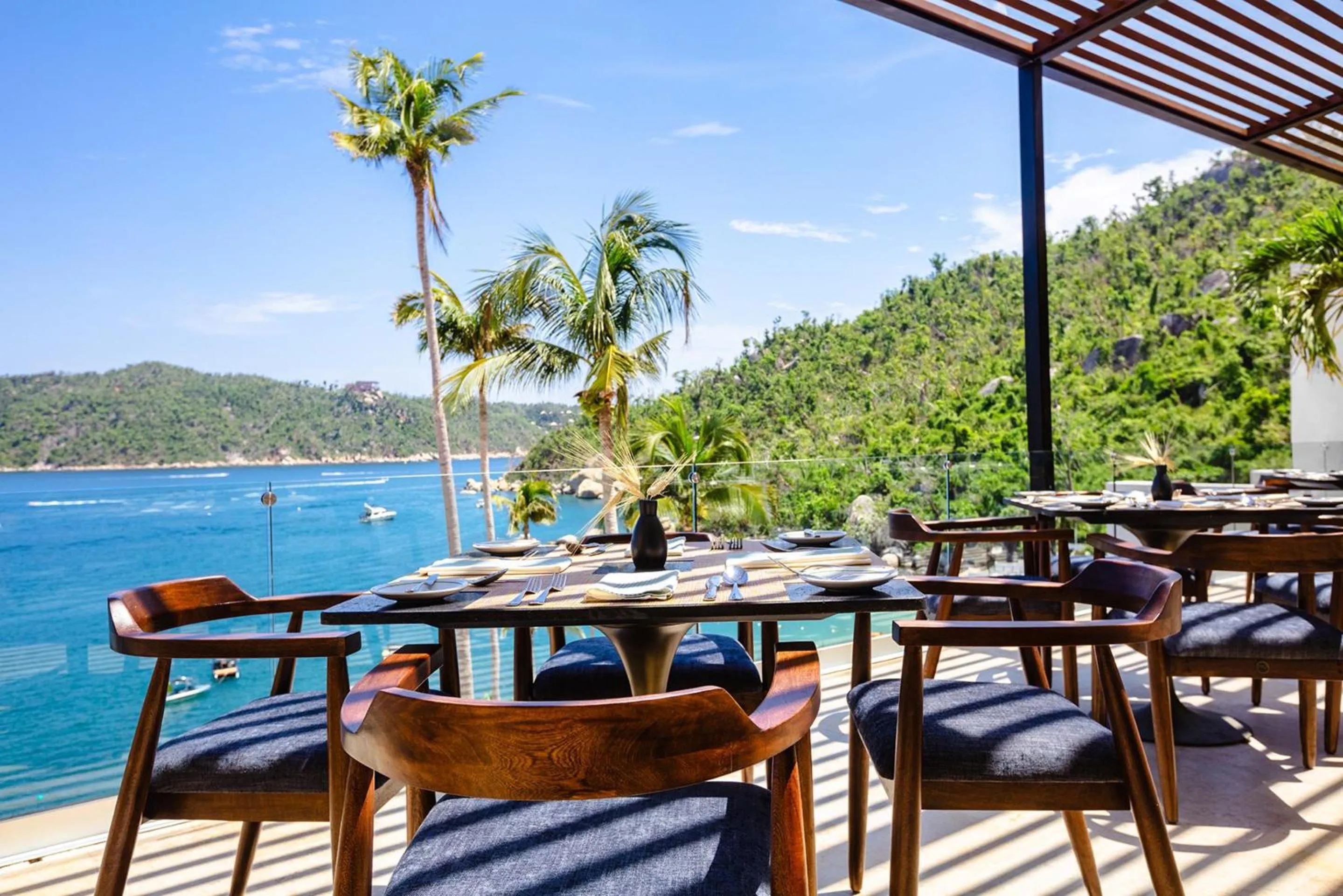 Restaurant/places to eat in Camino Real Acapulco Diamante