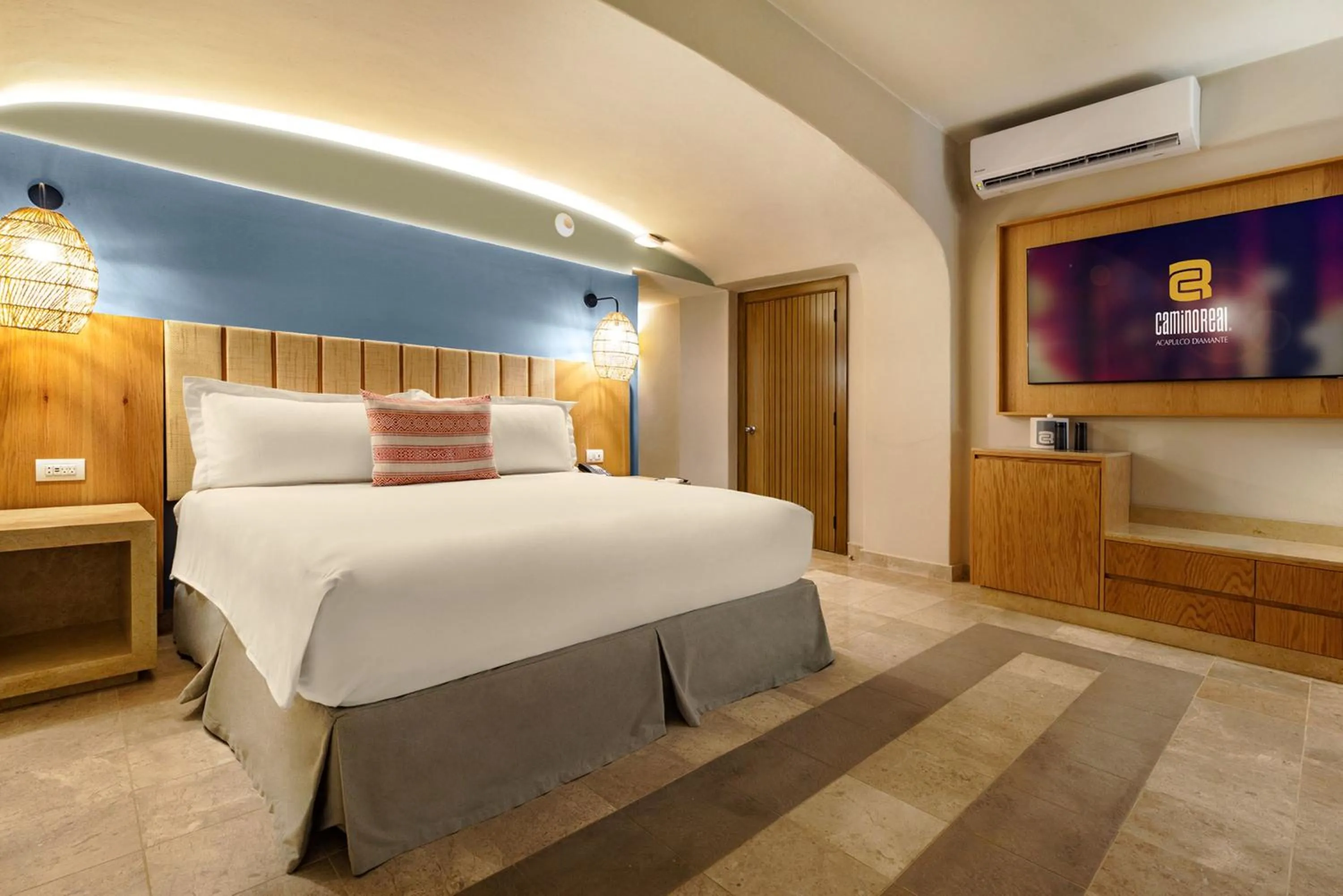 Bedroom, Bed in Camino Real Acapulco Diamante