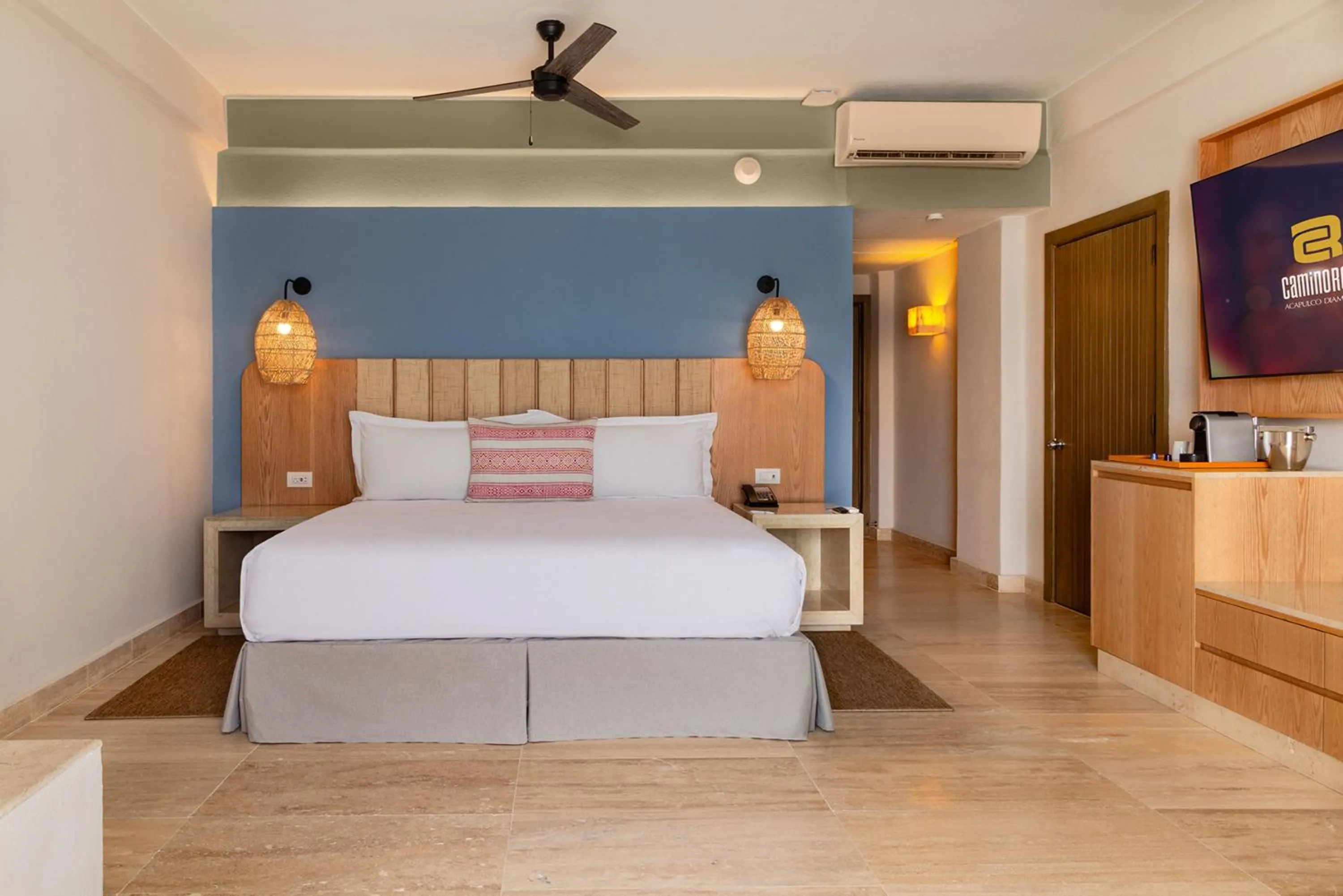 Bedroom, Bed in Camino Real Acapulco Diamante