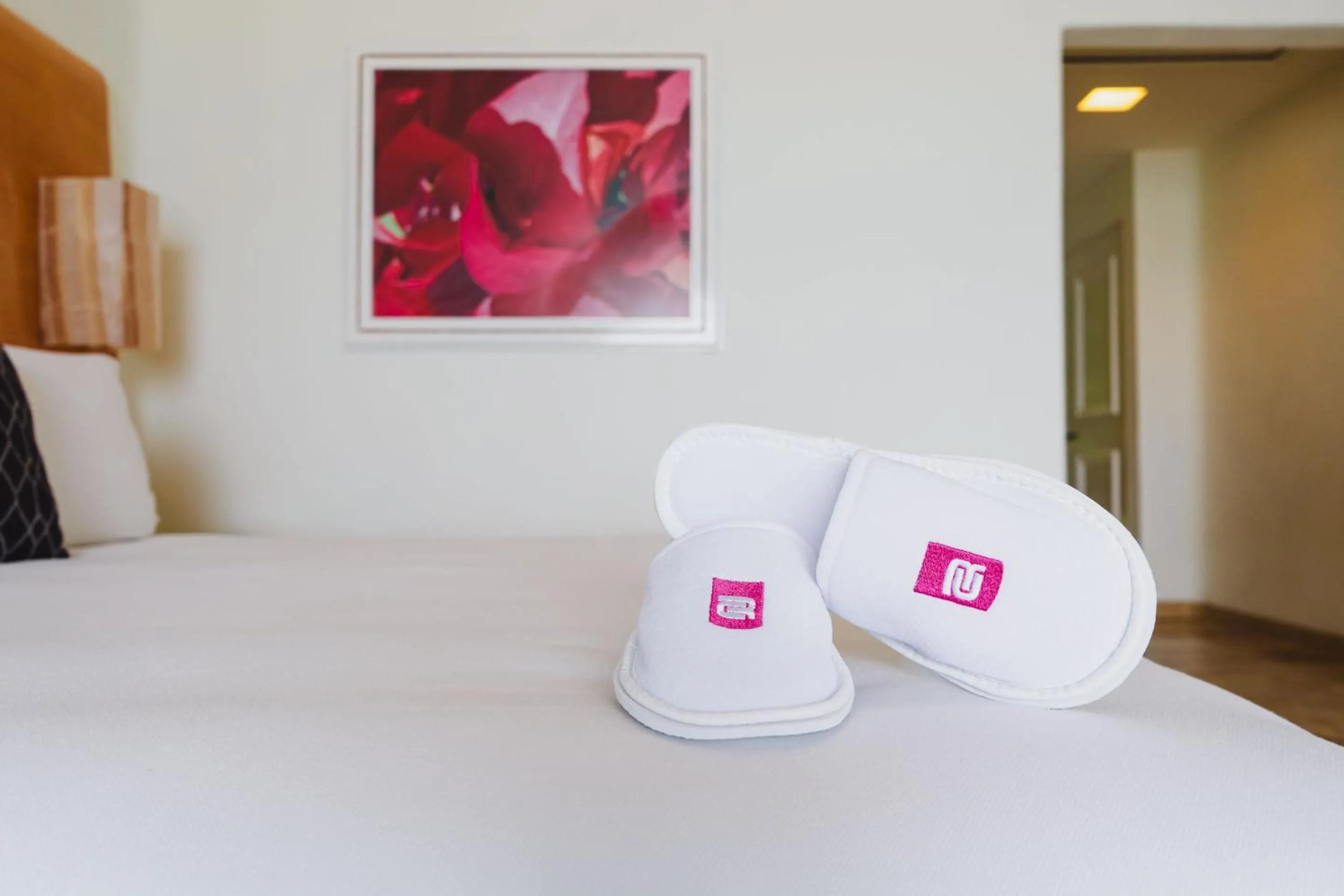 Photo of the whole room, Bed in Camino Real Zaashila Huatulco