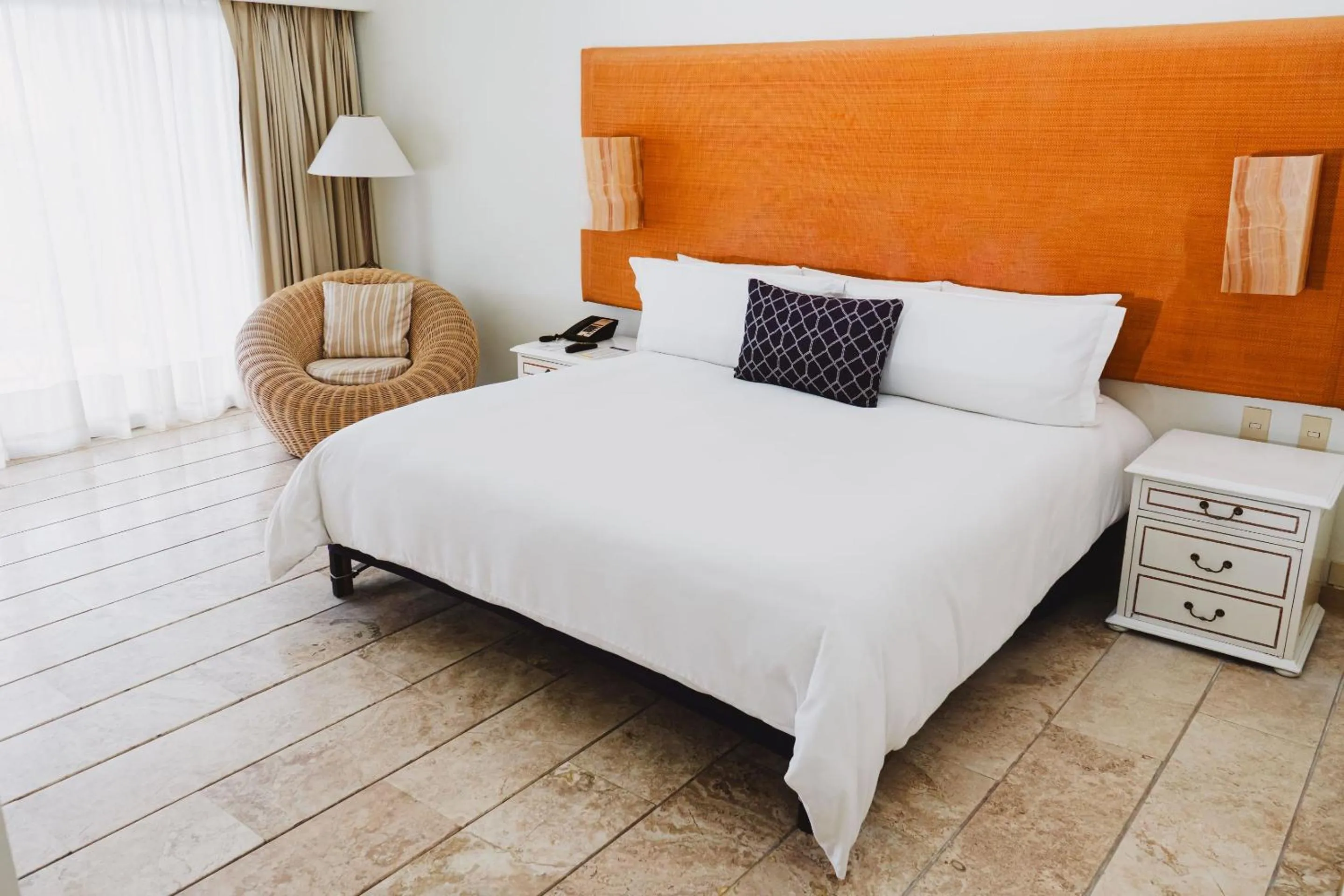 Photo of the whole room, Bed in Camino Real Zaashila Huatulco