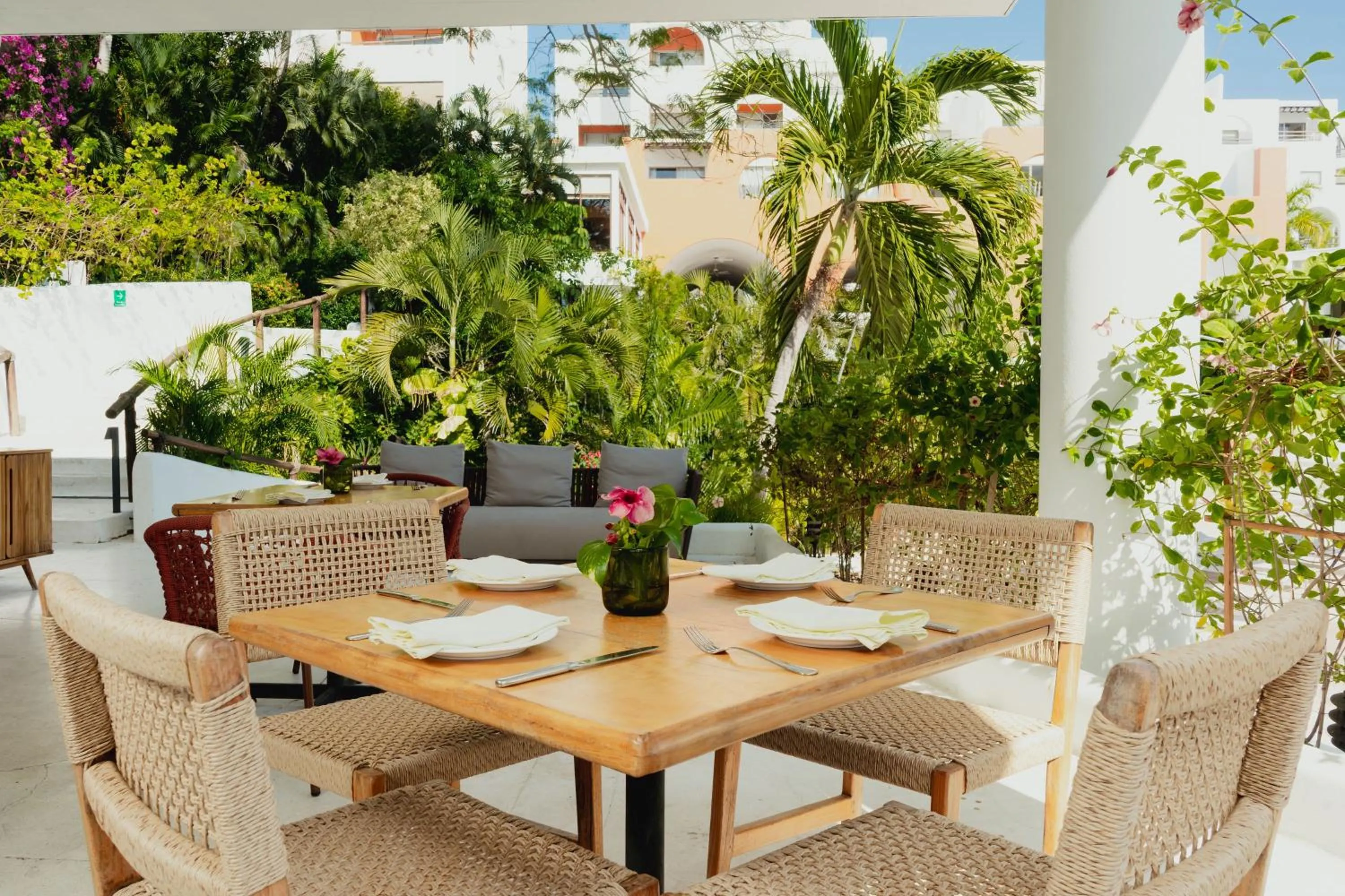 Restaurant/places to eat in Camino Real Zaashila Huatulco