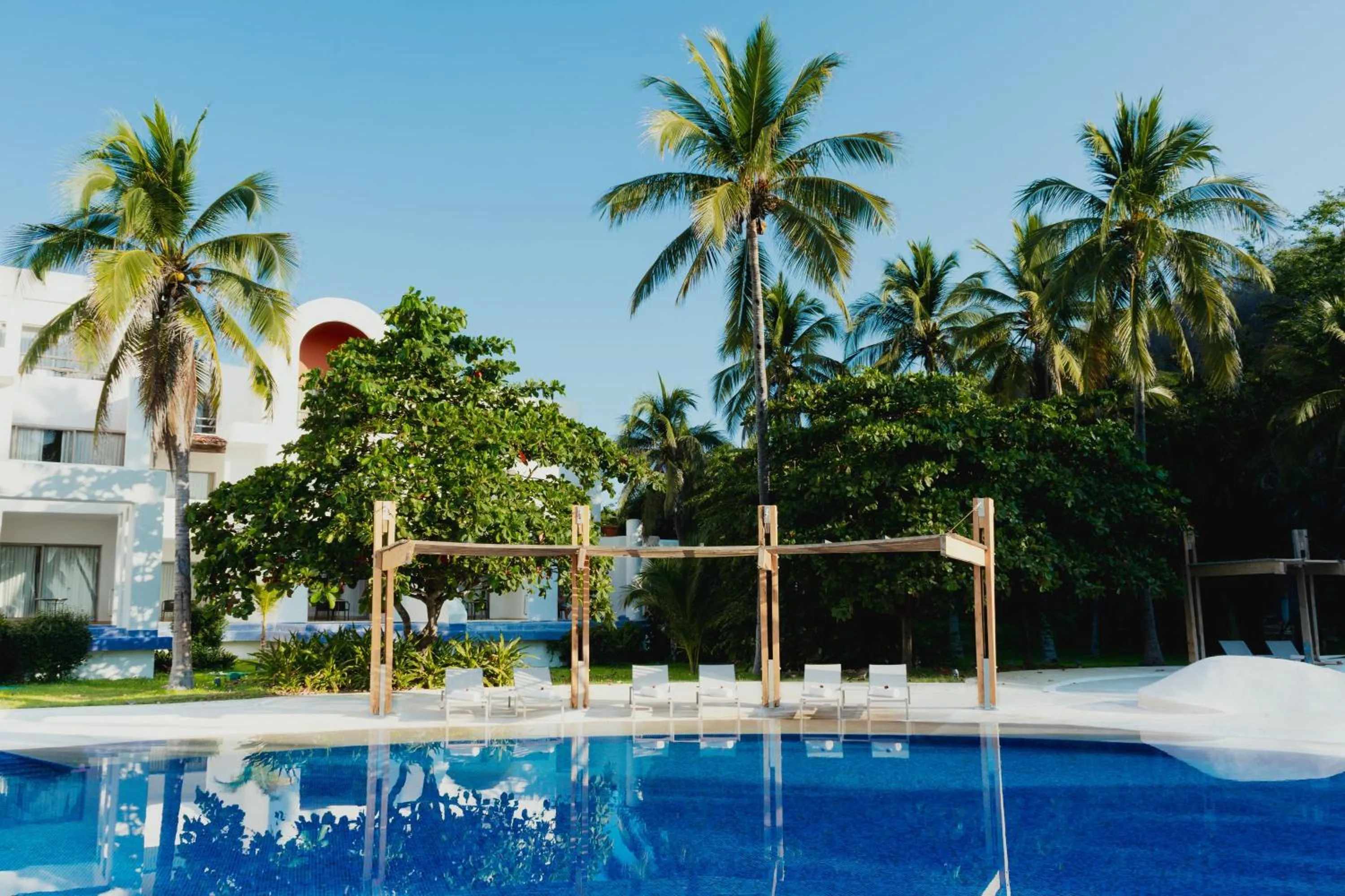 Swimming pool in Camino Real Zaashila Huatulco