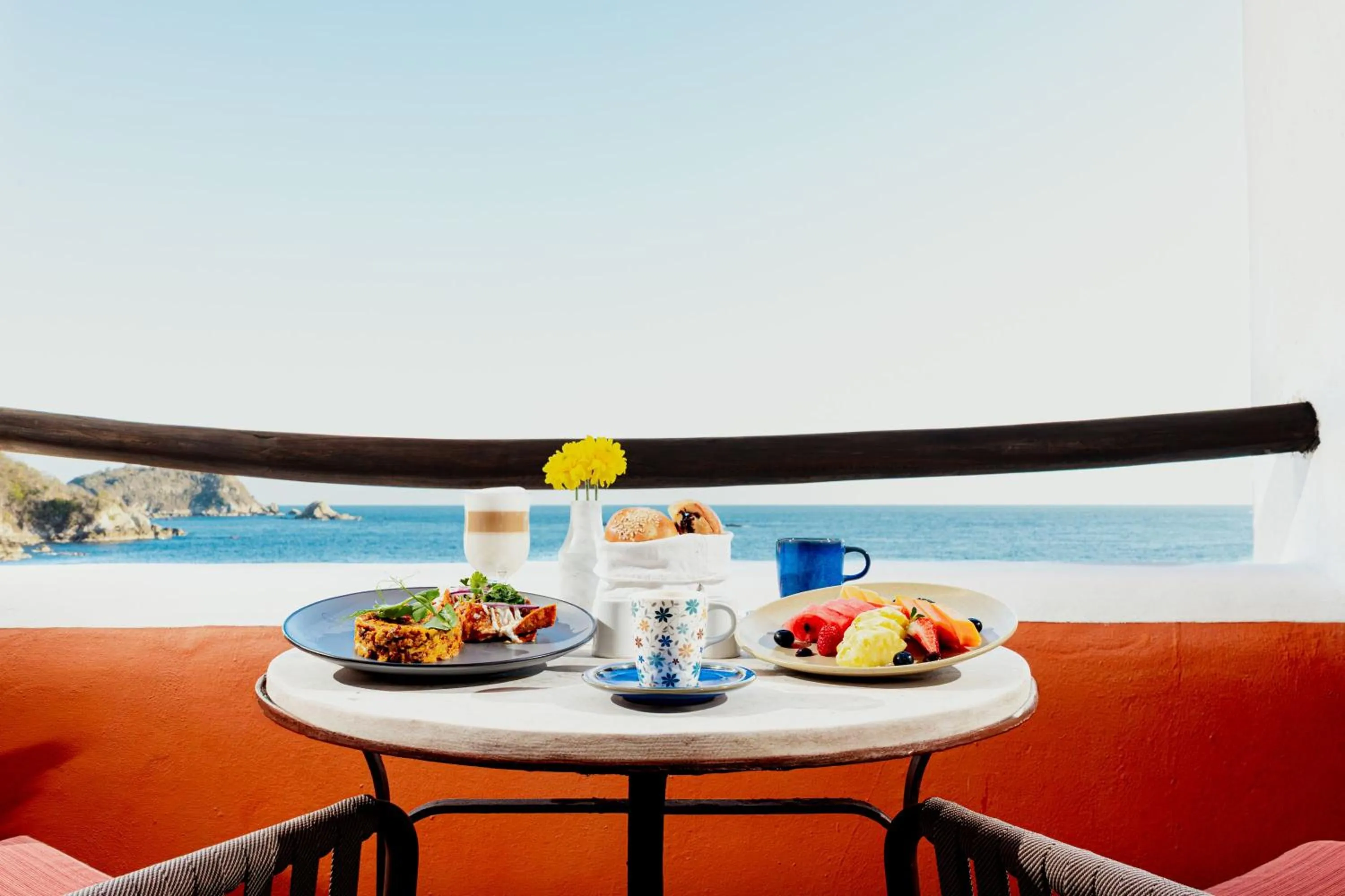 room service in Camino Real Zaashila Huatulco