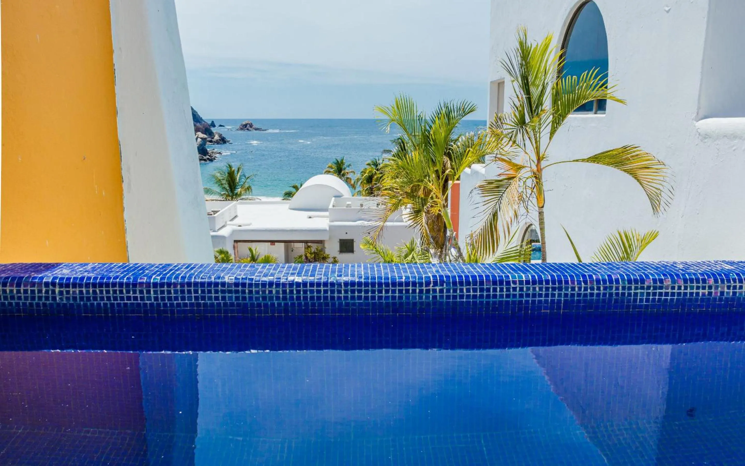 Photo of the whole room in Camino Real Zaashila Huatulco