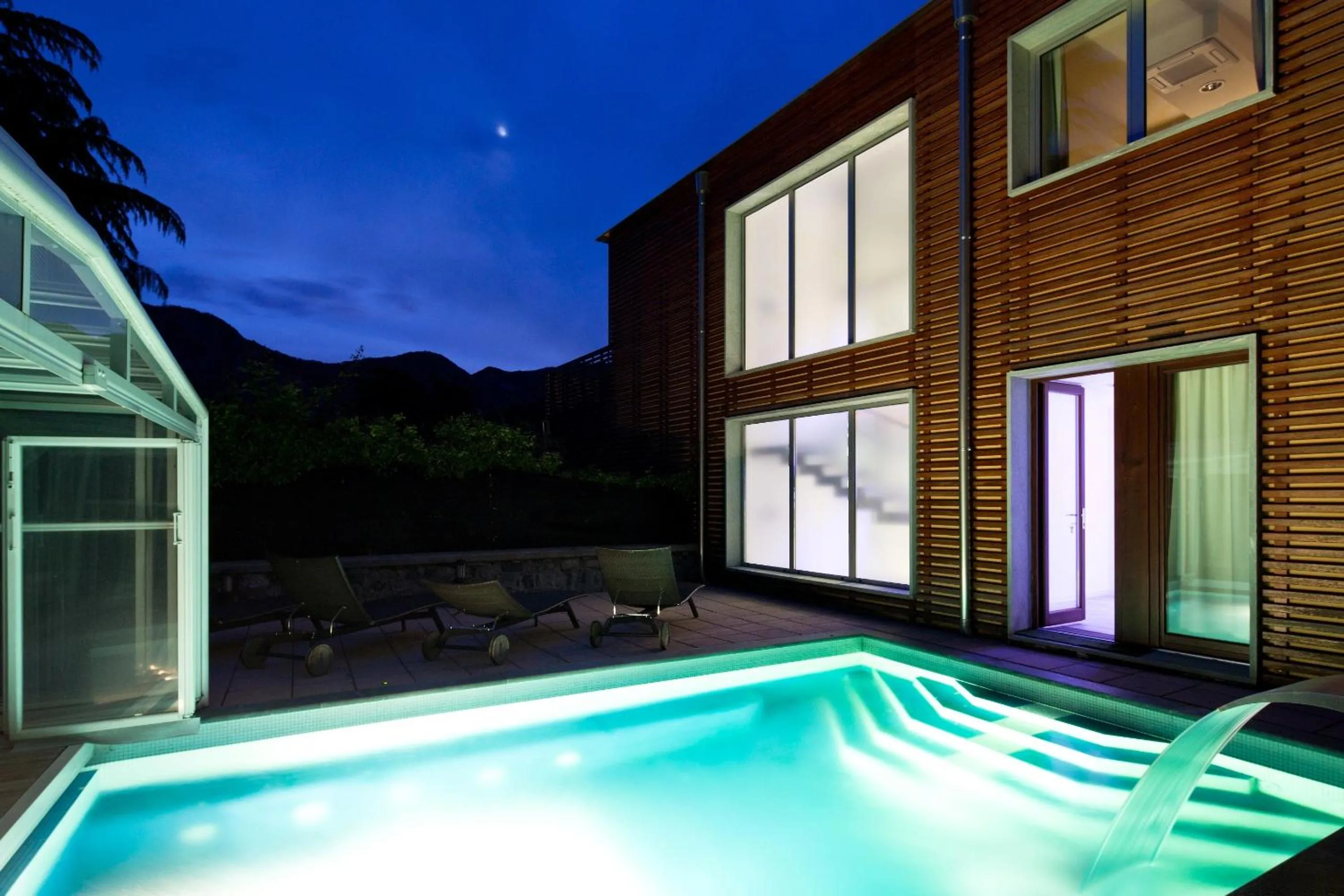 Swimming pool in Residence Lenno
