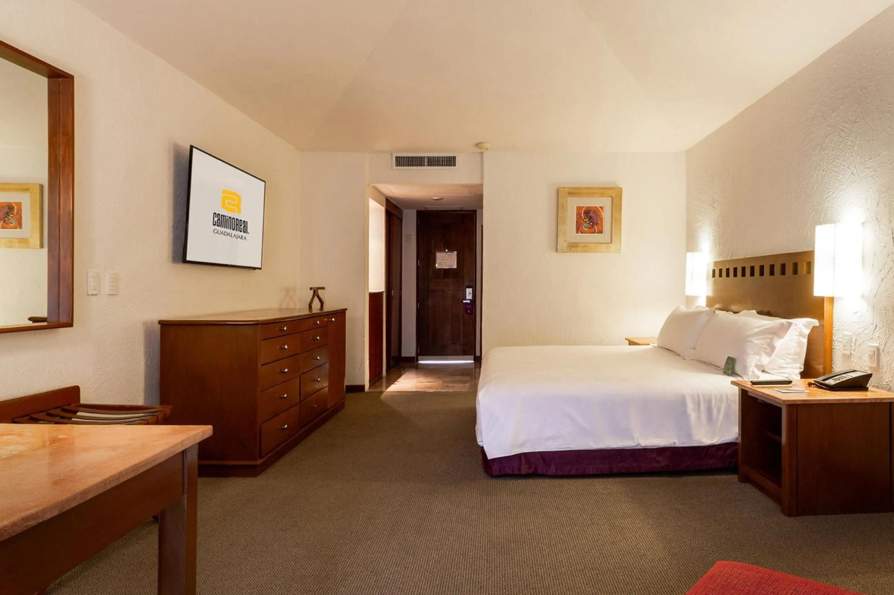 Photo of the whole room, Bed in Camino Real Guadalajara