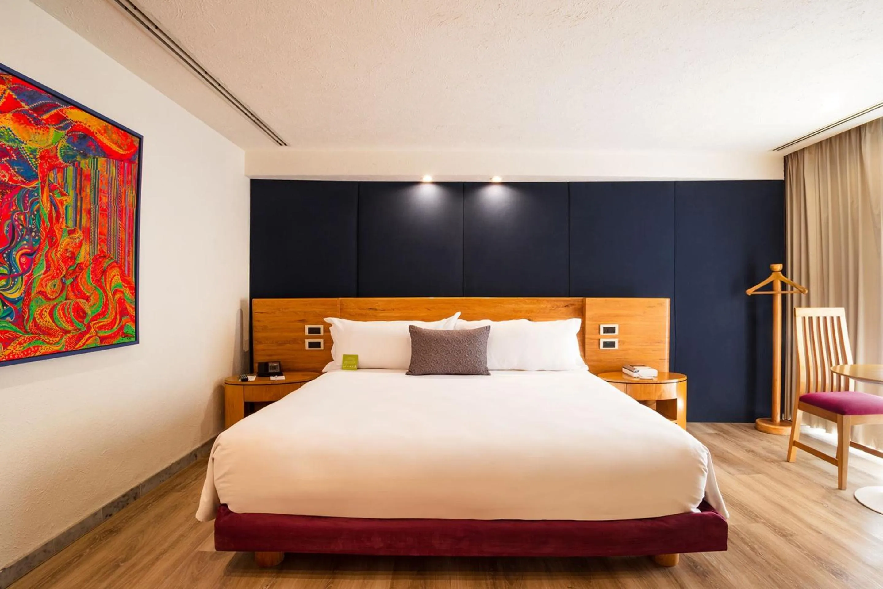 Photo of the whole room, Bed in Camino Real Guadalajara