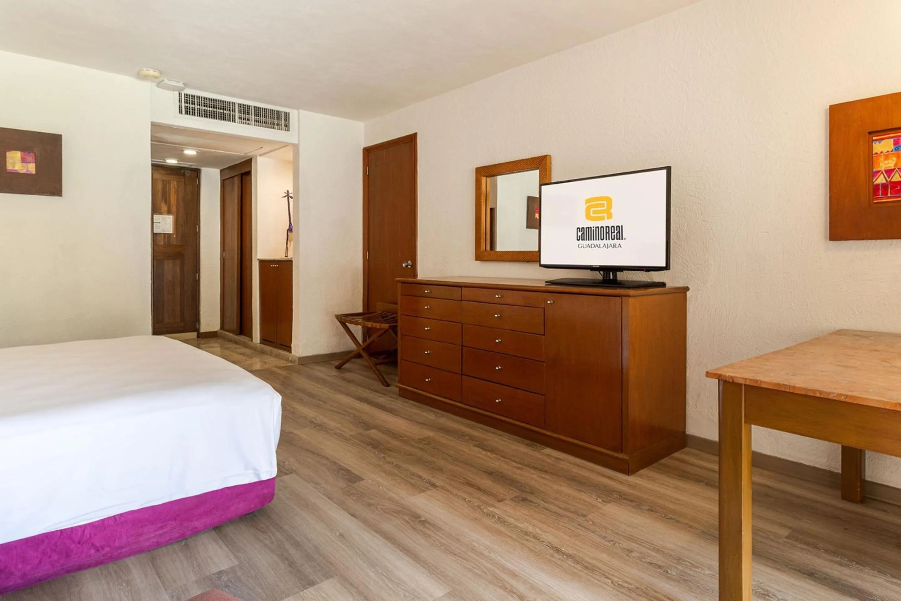 Photo of the whole room, Bed in Camino Real Guadalajara