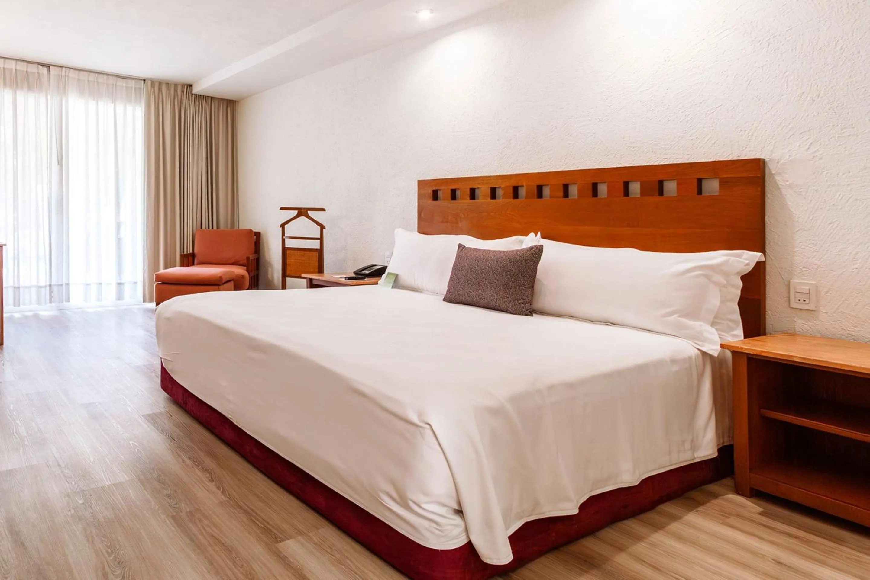 Photo of the whole room, Bed in Camino Real Guadalajara