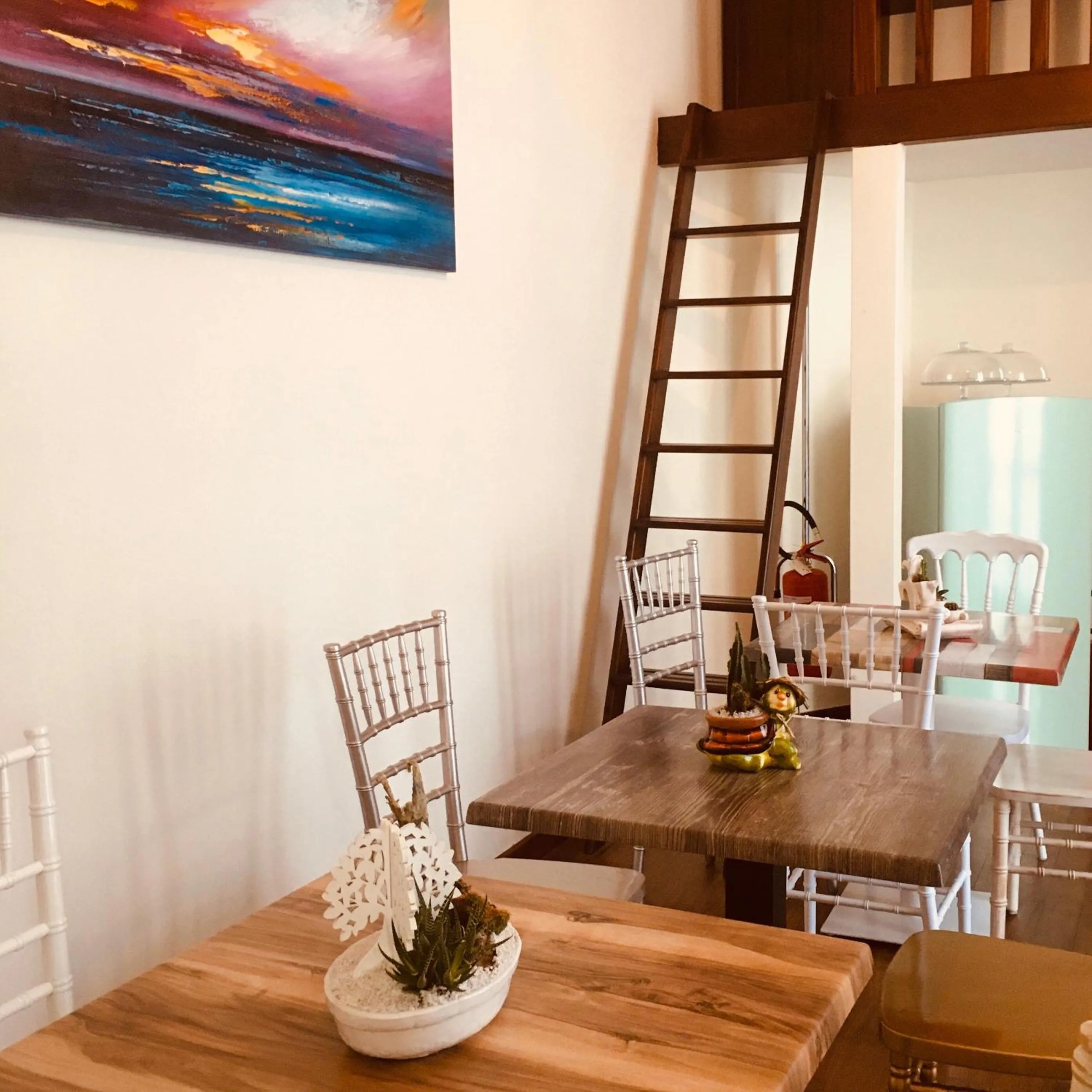 Communal lounge/ TV room in Bed Boutique Napoli Colors