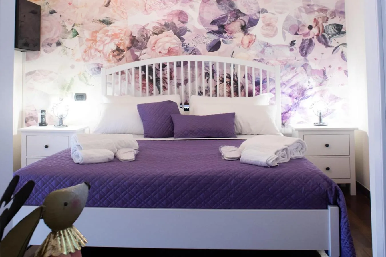 Photo of the whole room, Bed in Bed Boutique Napoli Colors