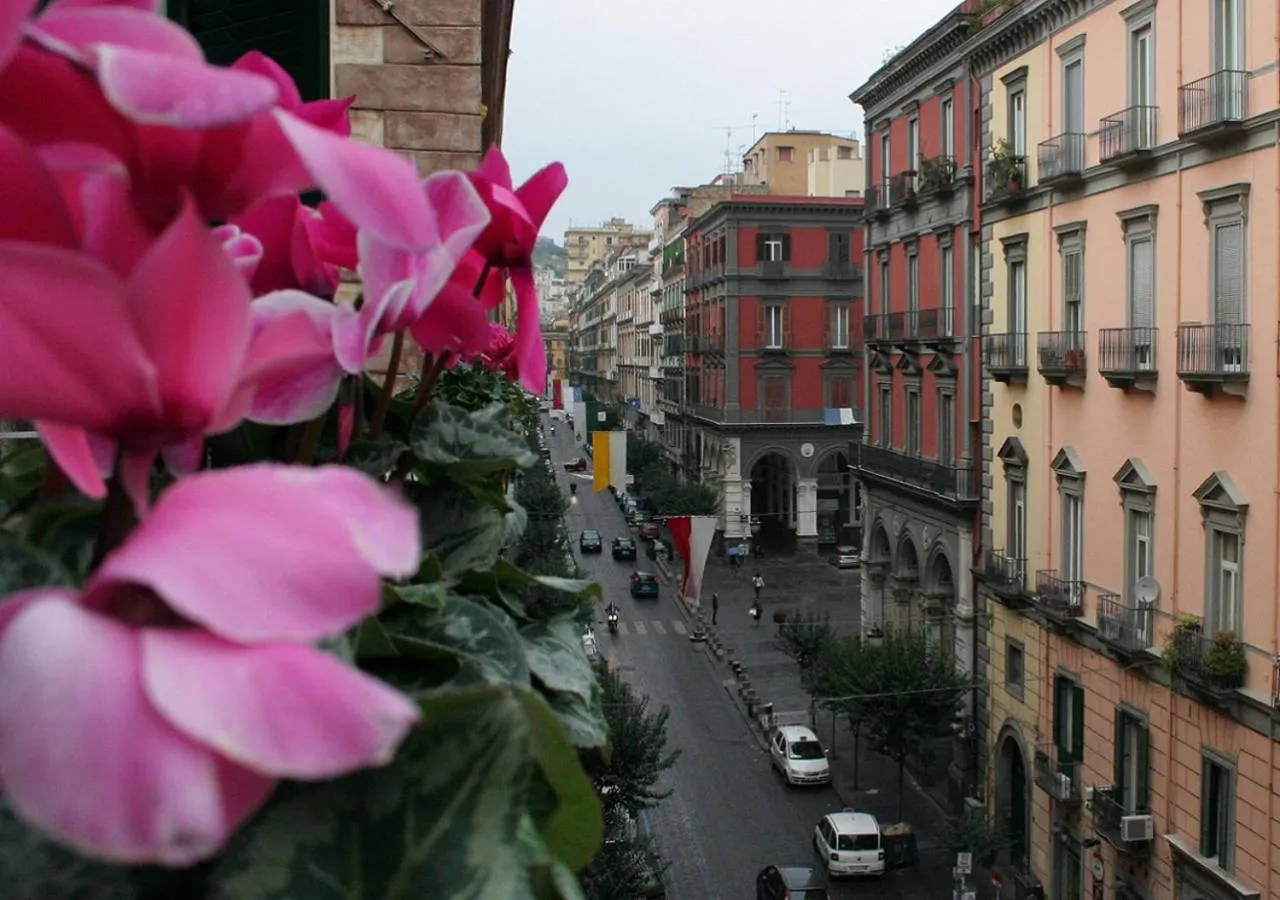 Patio in Bed Boutique Napoli Colors