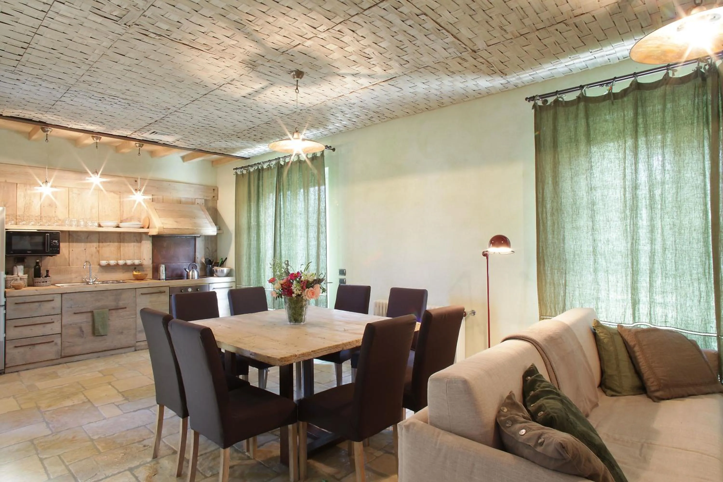 Olimagio Farm Stay with animals and 25m pool, beach at cycling distance