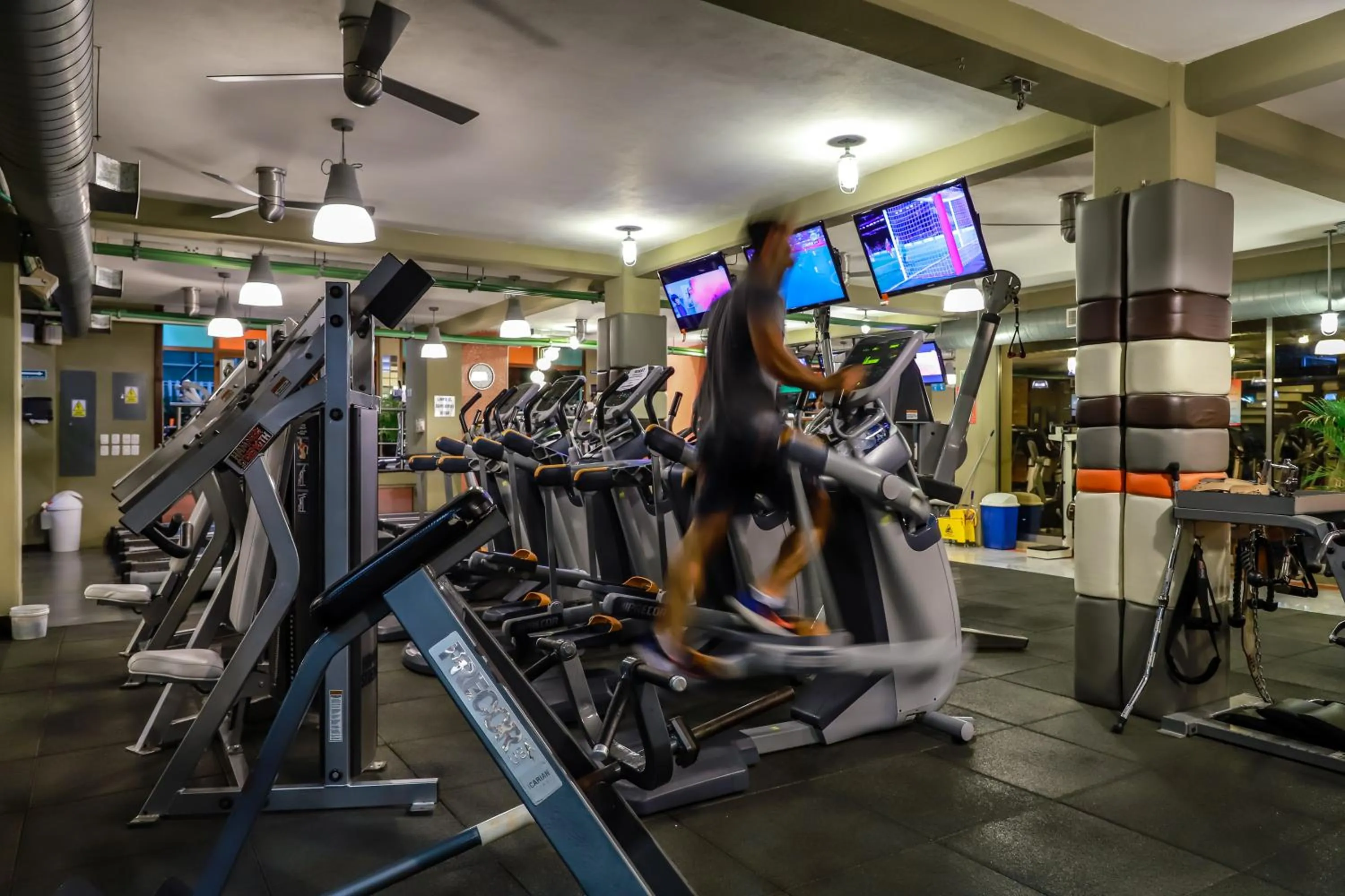 Fitness centre/facilities in Villas Sacbe Condo Hotel and Beach Club
