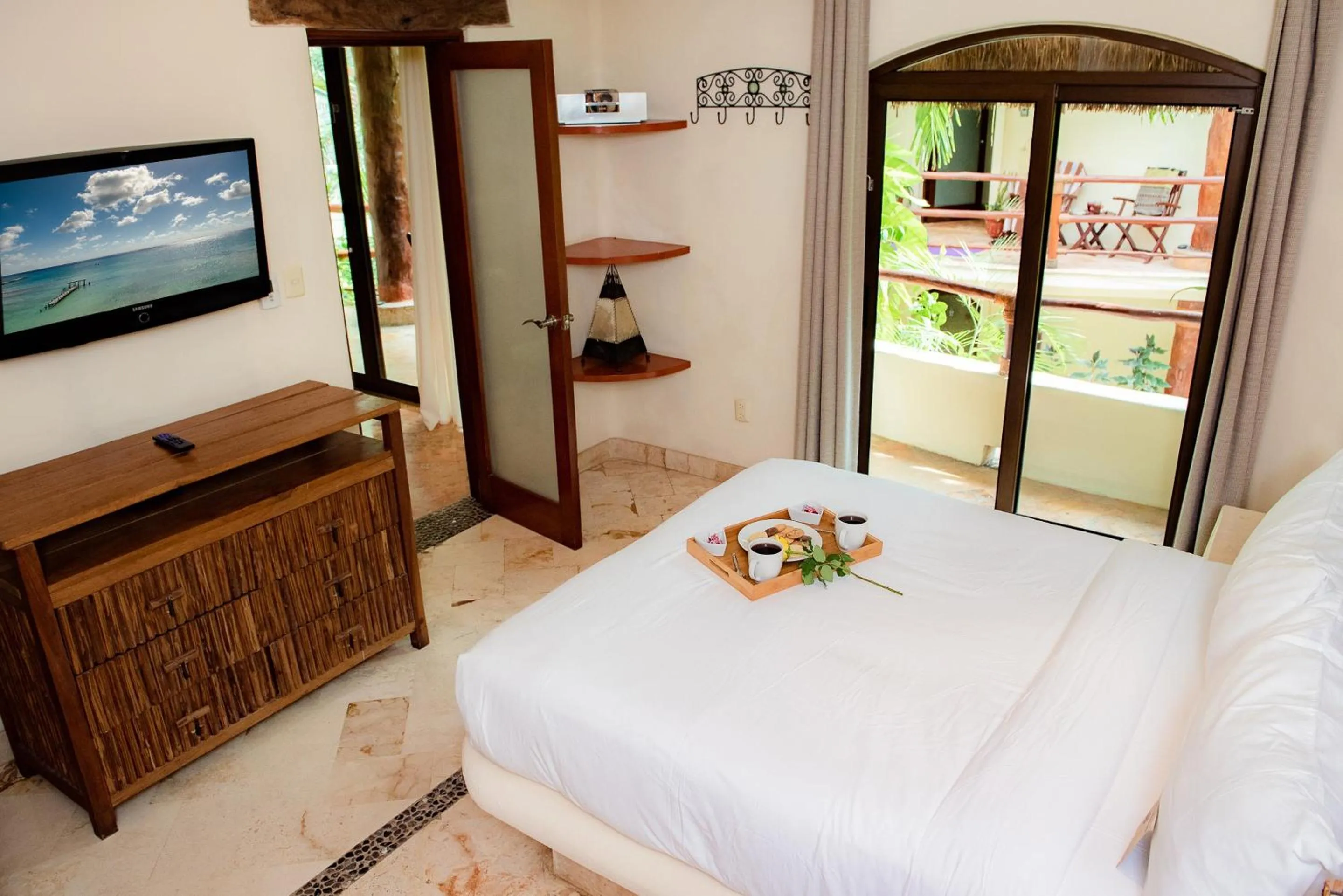 TV and multimedia, Bed in Villas Sacbe Condo Hotel and Beach Club