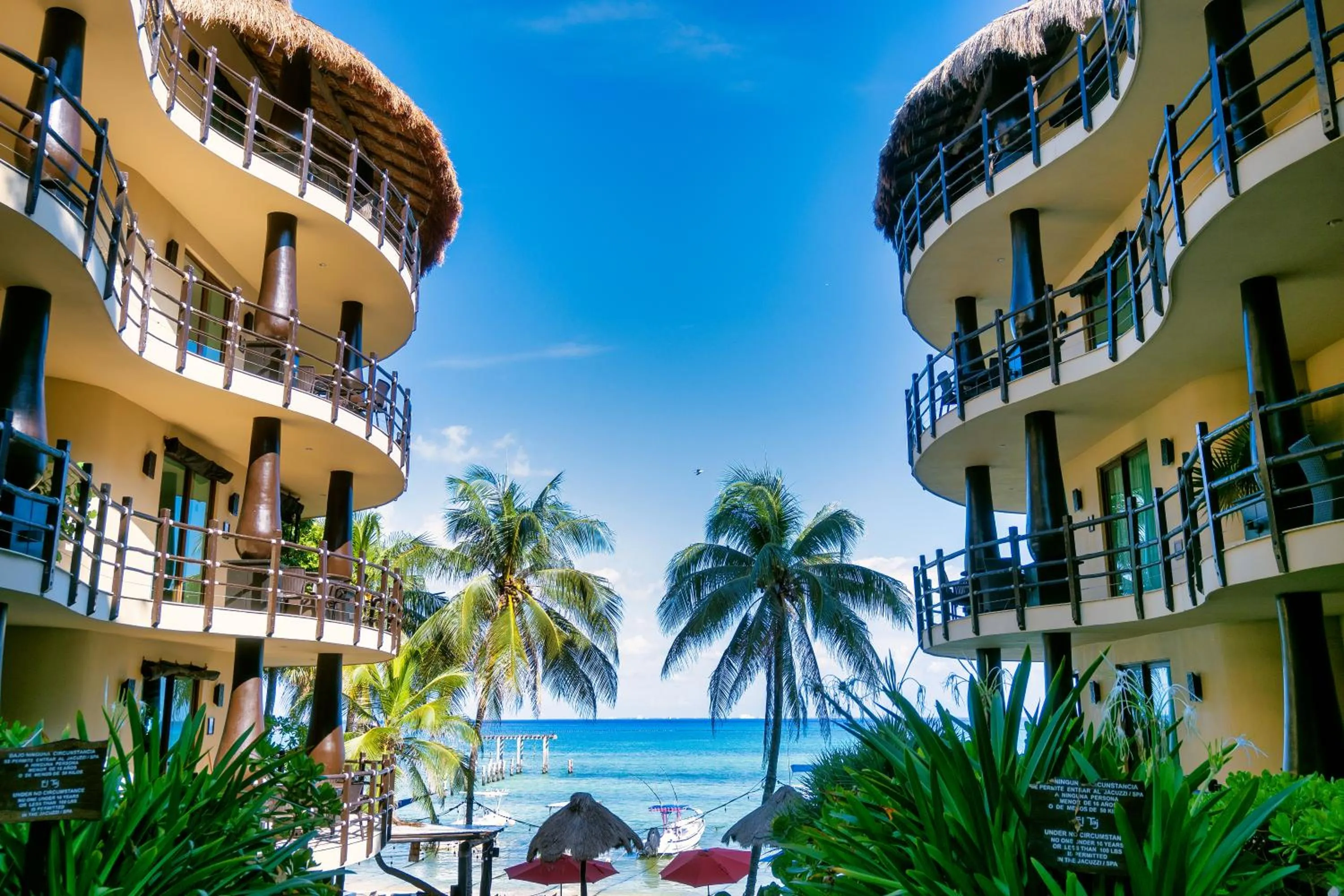 Property building in El Taj Oceanfront and Beachside Condo Hotel