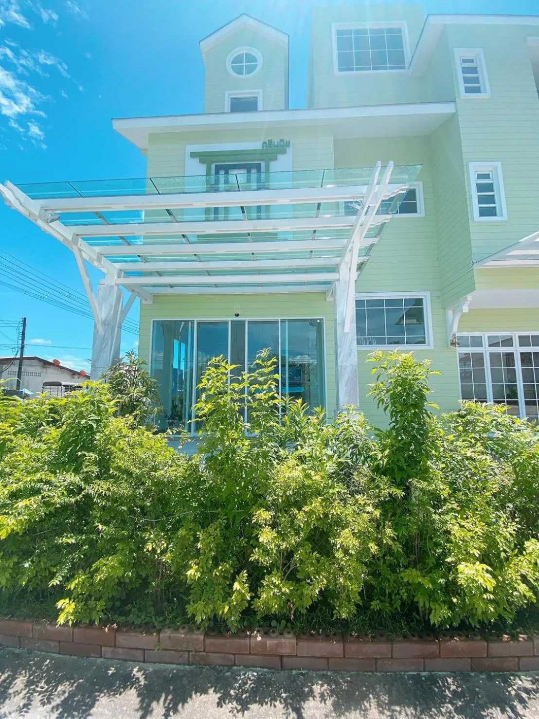 Property building in Greenish Hotel