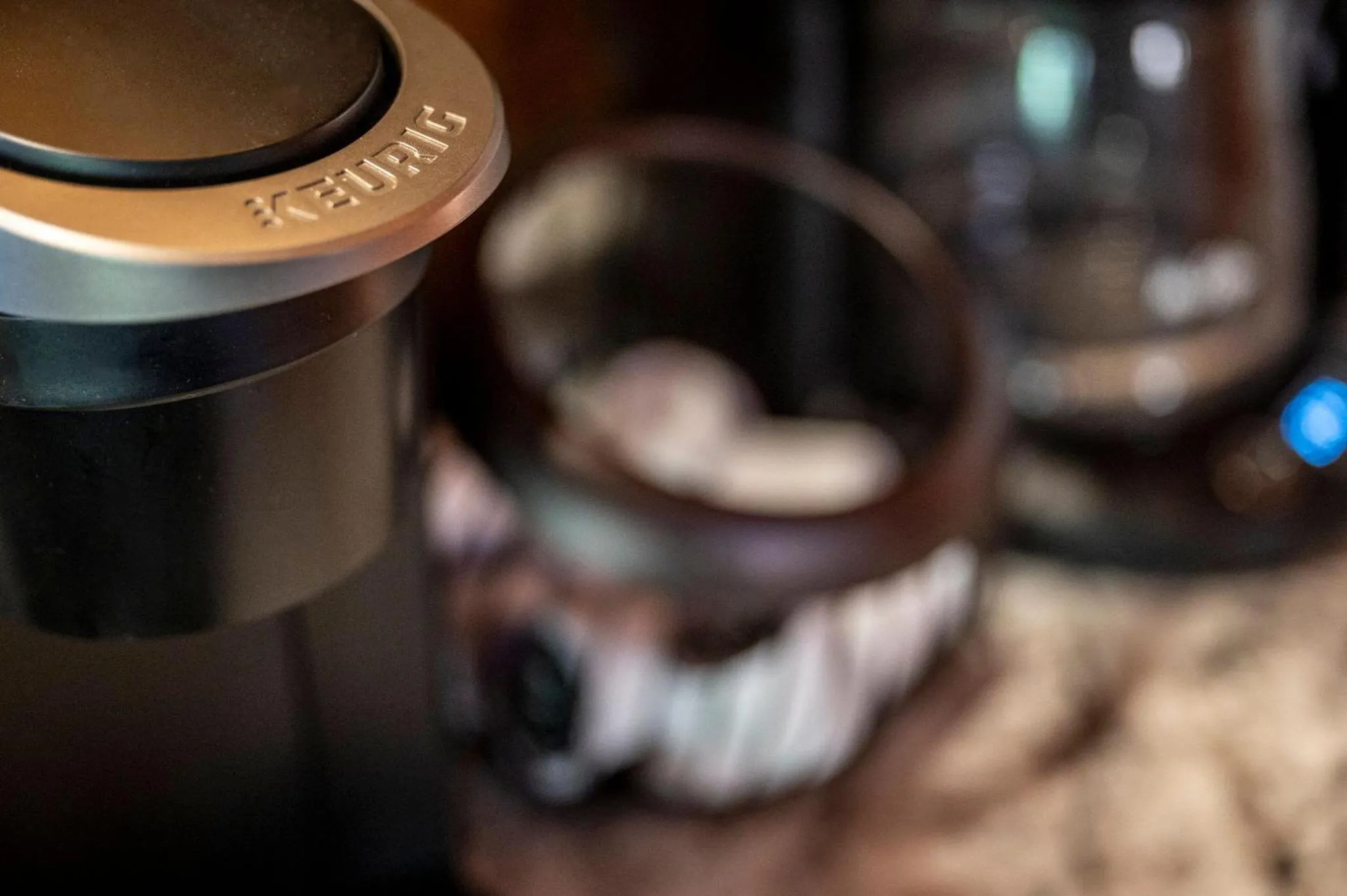 Bearfoot Pines - True Log Cabin - Wi-Fi, Hot Tub, Fishing, Deck with views! - Mins to PF