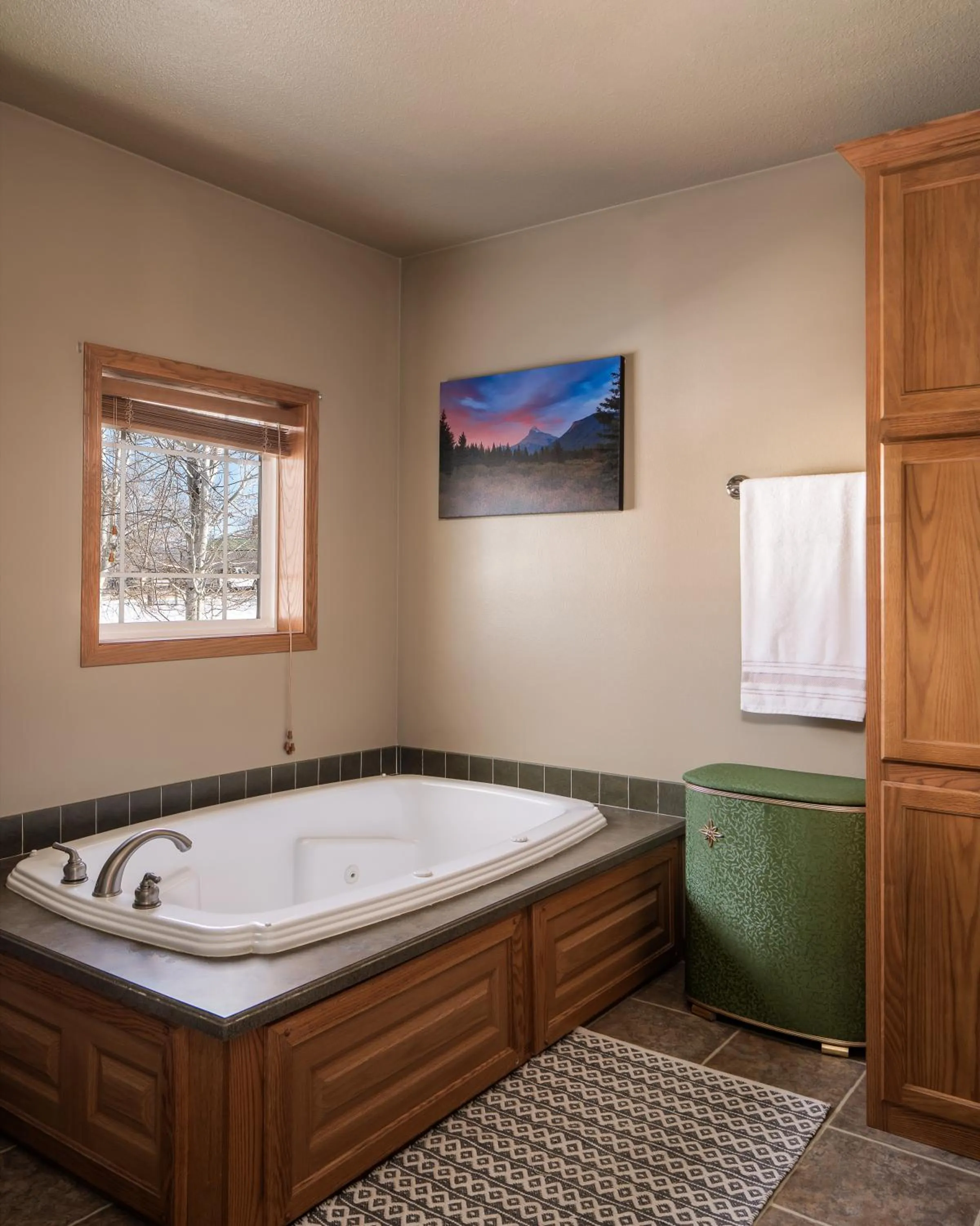 Mountain View Home on 2 Acres