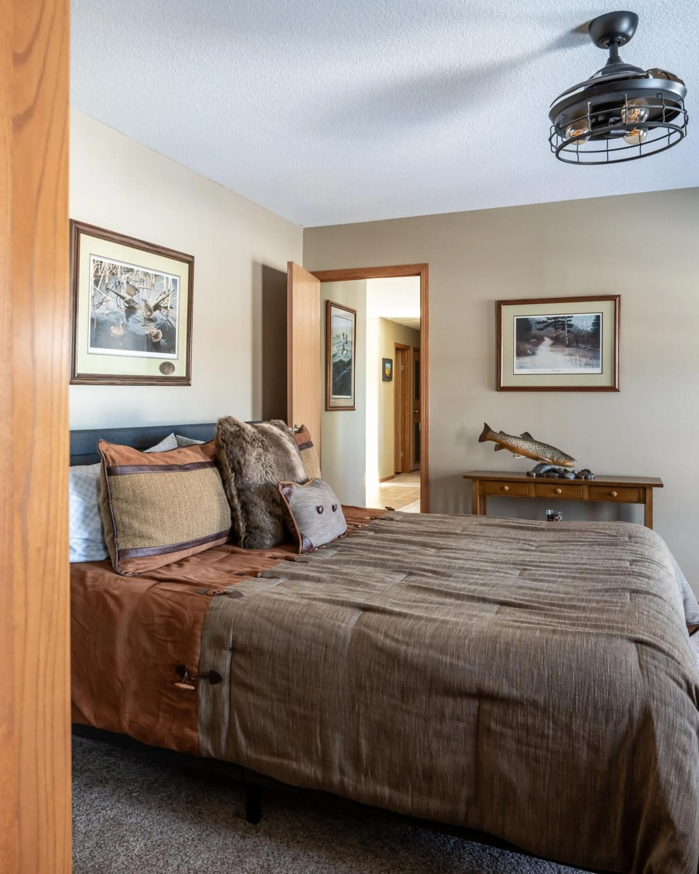 Bed in Mountain View Home on 2 Acres