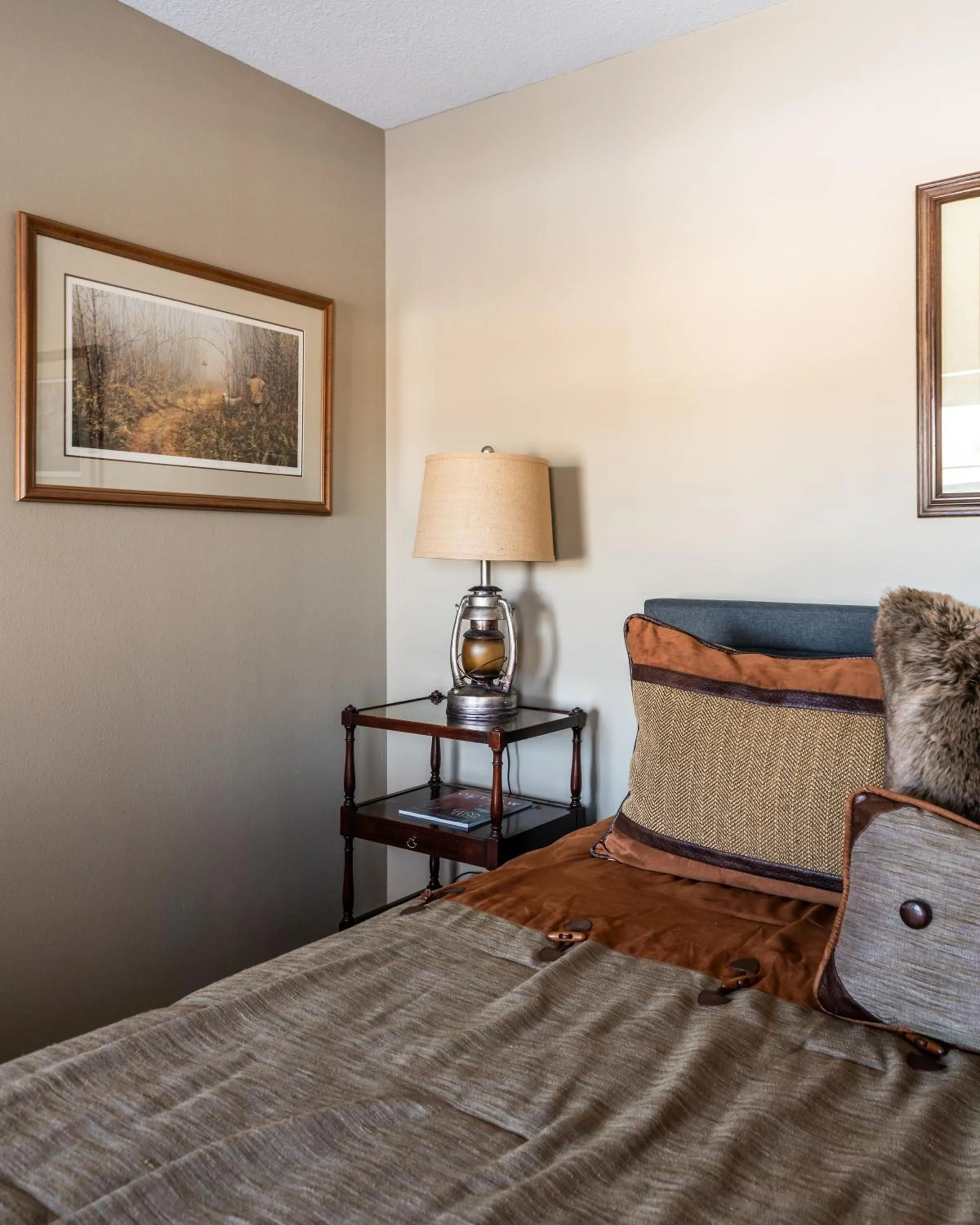 Bed in Mountain View Home on 2 Acres